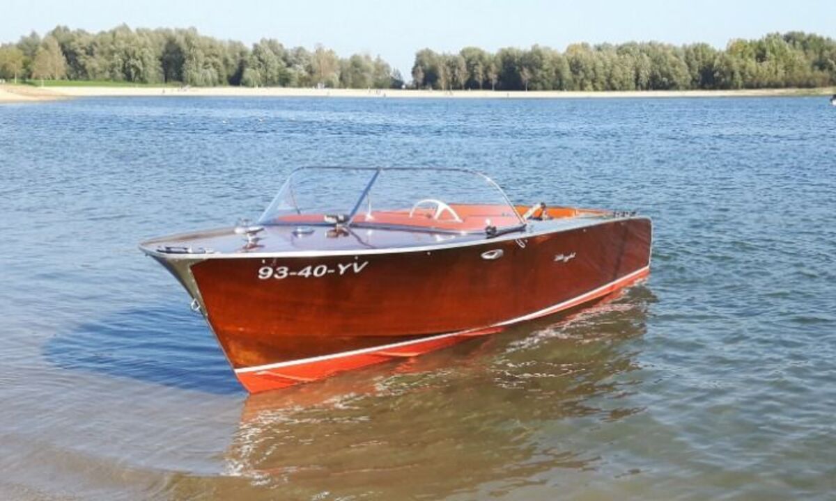 Pedrazzini Cavallino 570 1971 – houten speedboot met Volvo Penta