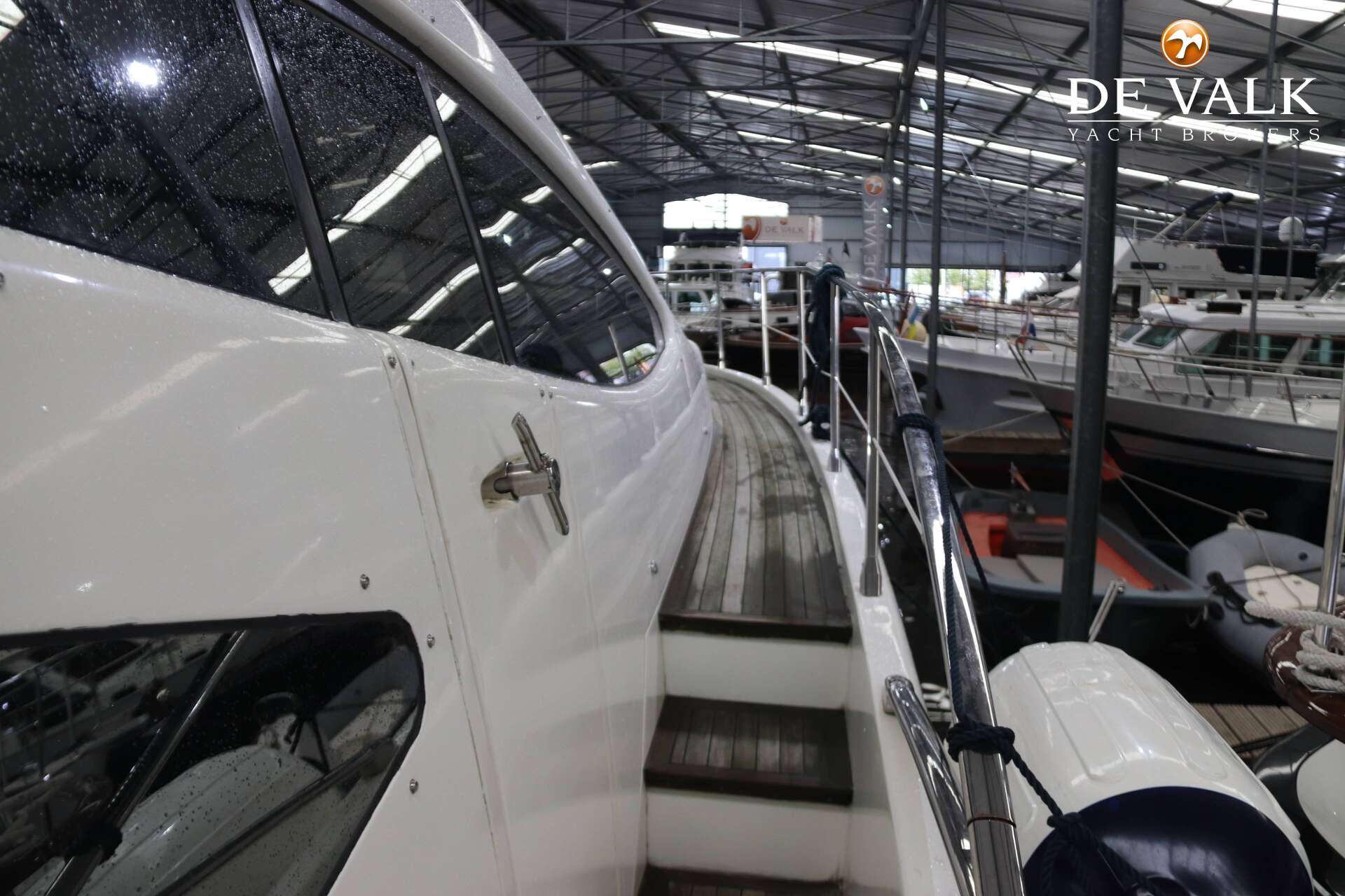 Azimut 68 Plus 2000 – snelle flybridge met 4 hutten - Foto 12