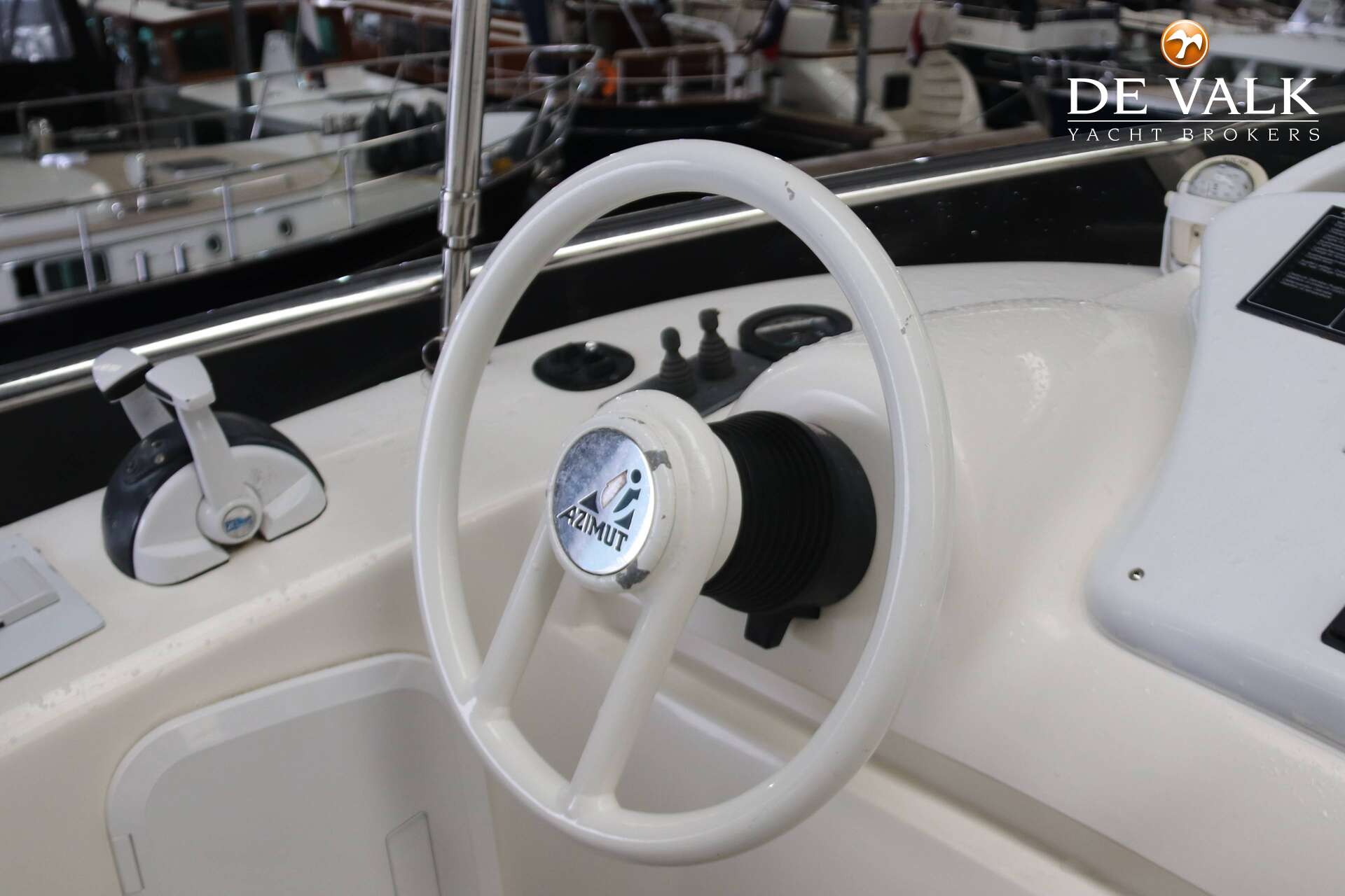 Azimut 68 Plus 2000 – snelle flybridge met 4 hutten - Foto 19