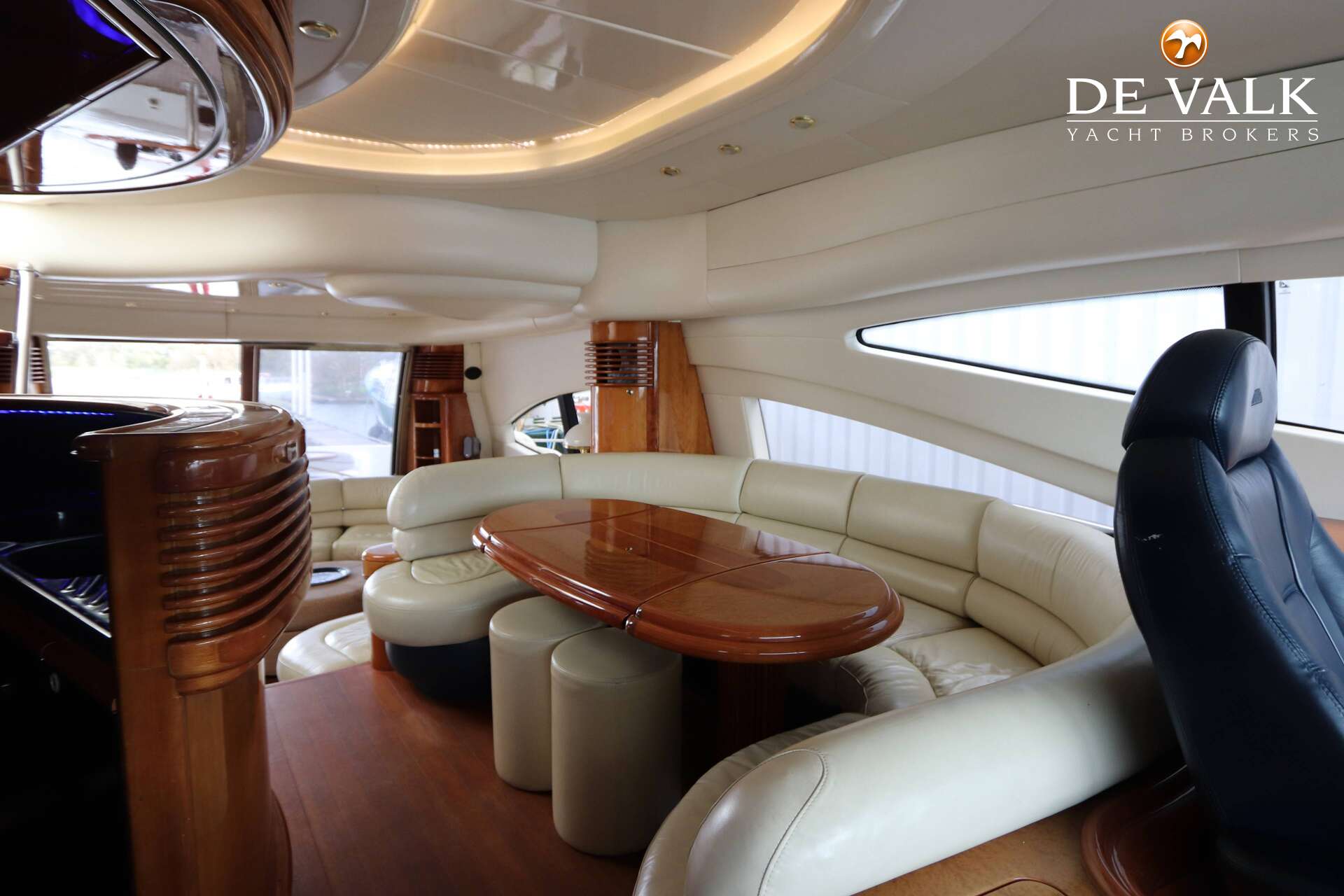 Azimut 68 Plus 2000 – snelle flybridge met 4 hutten - Foto 24