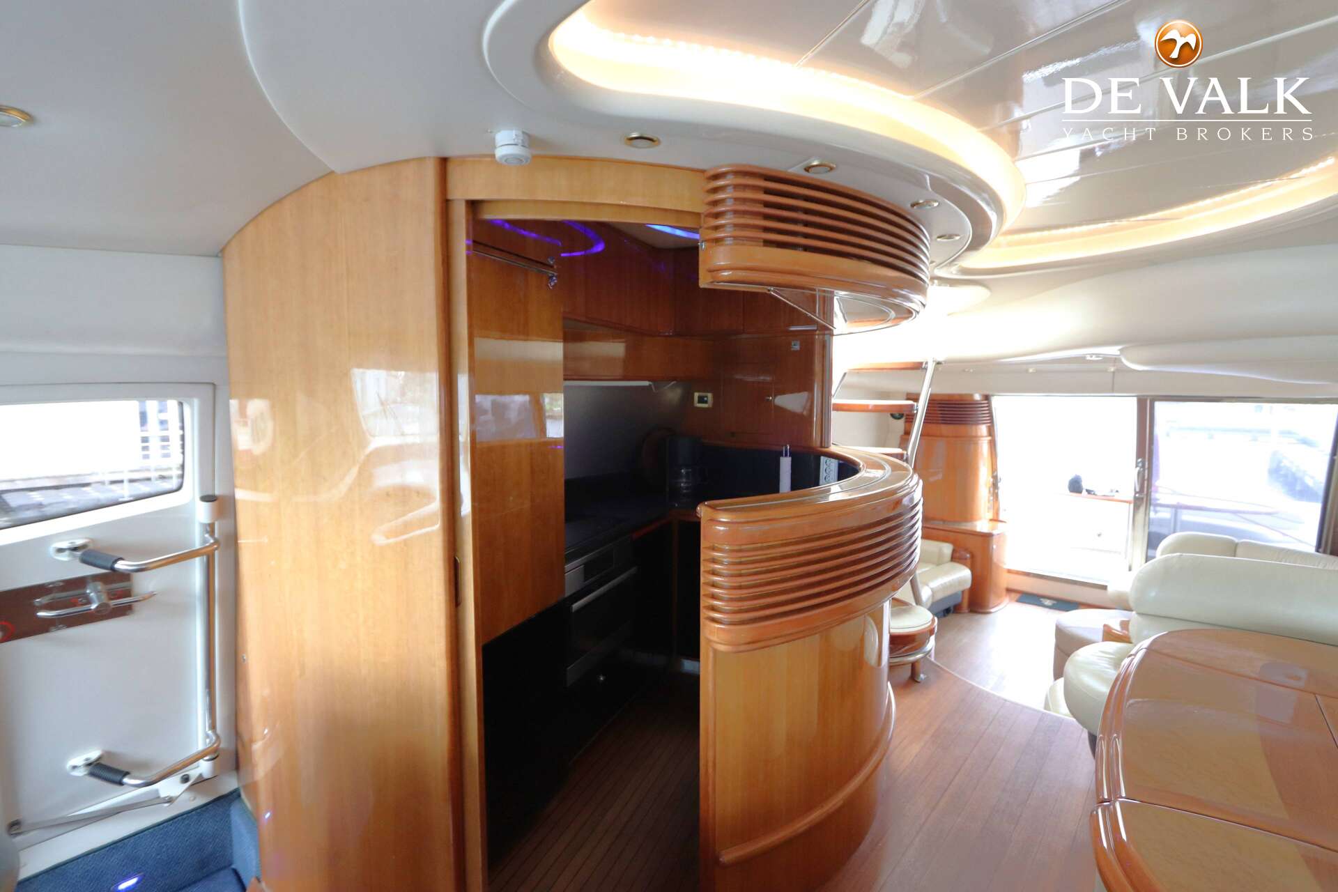 Azimut 68 Plus 2000 – snelle flybridge met 4 hutten - Foto 25
