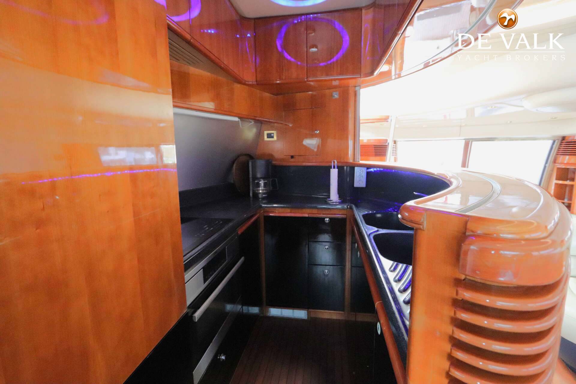 Azimut 68 Plus 2000 – snelle flybridge met 4 hutten - Foto 26
