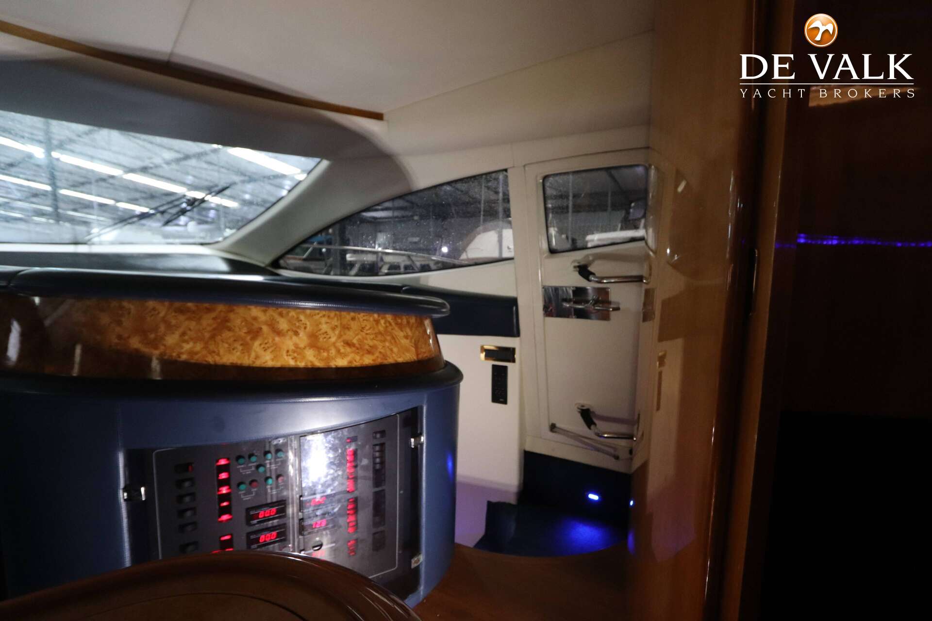 Azimut 68 Plus 2000 – snelle flybridge met 4 hutten - Foto 29