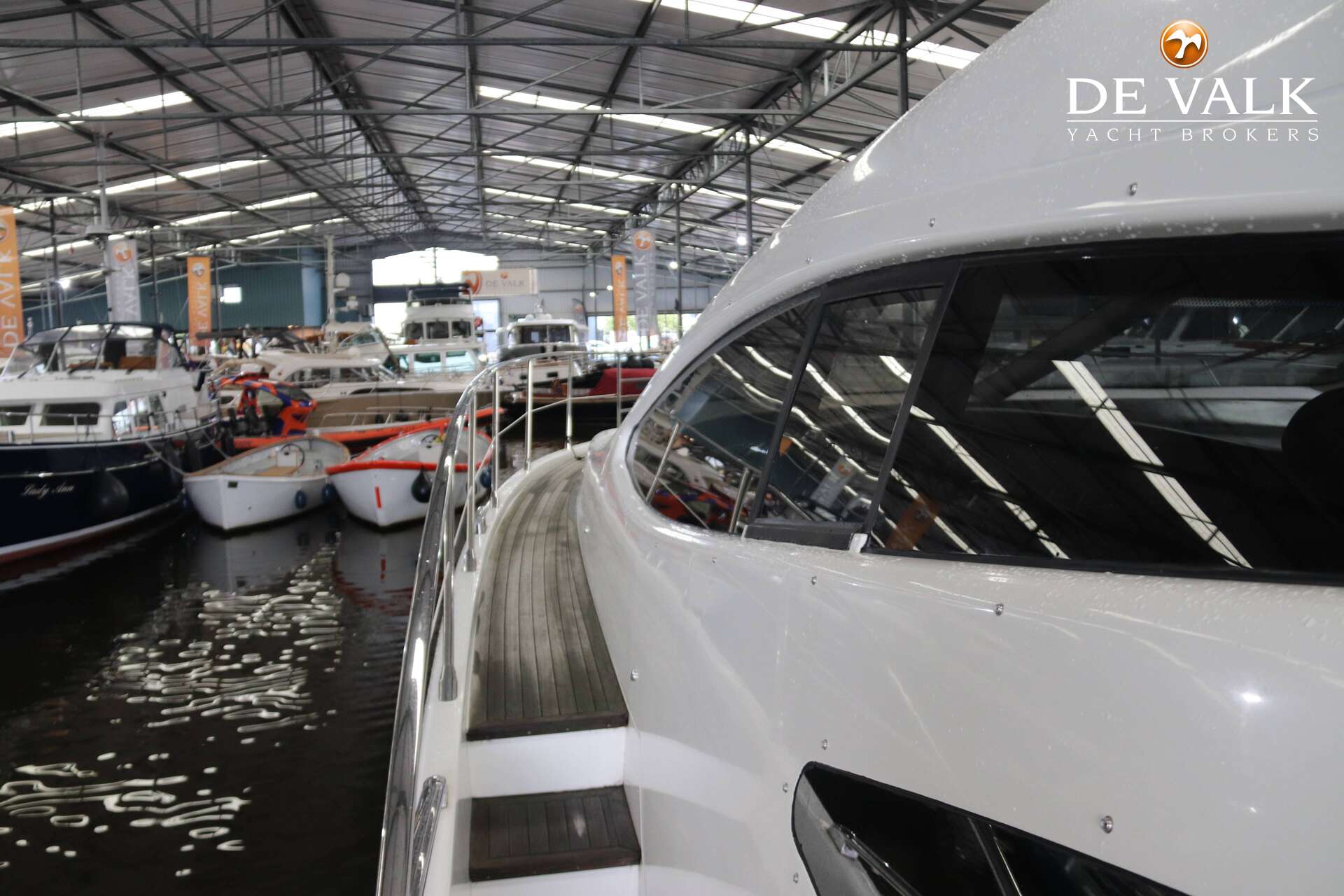 Azimut 68 Plus 2000 – snelle flybridge met 4 hutten - Foto 8