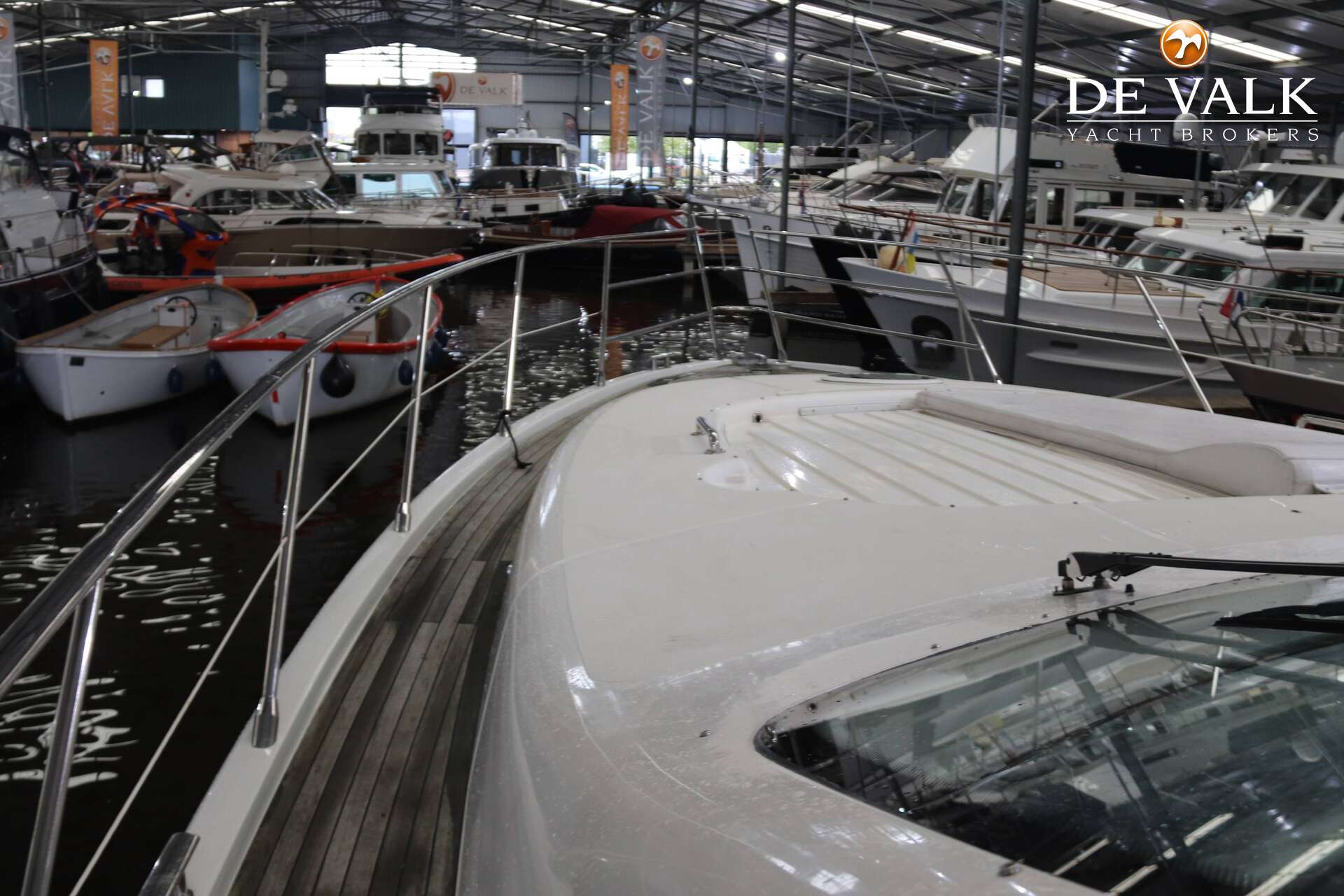 Azimut 68 Plus 2000 – snelle flybridge met 4 hutten - Foto 10