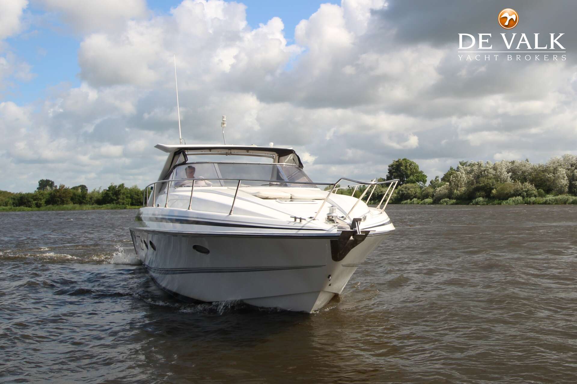 Sunseeker Camargue 46 (1991) – Sportief motorjacht met overdekt ligplaats - Foto 2