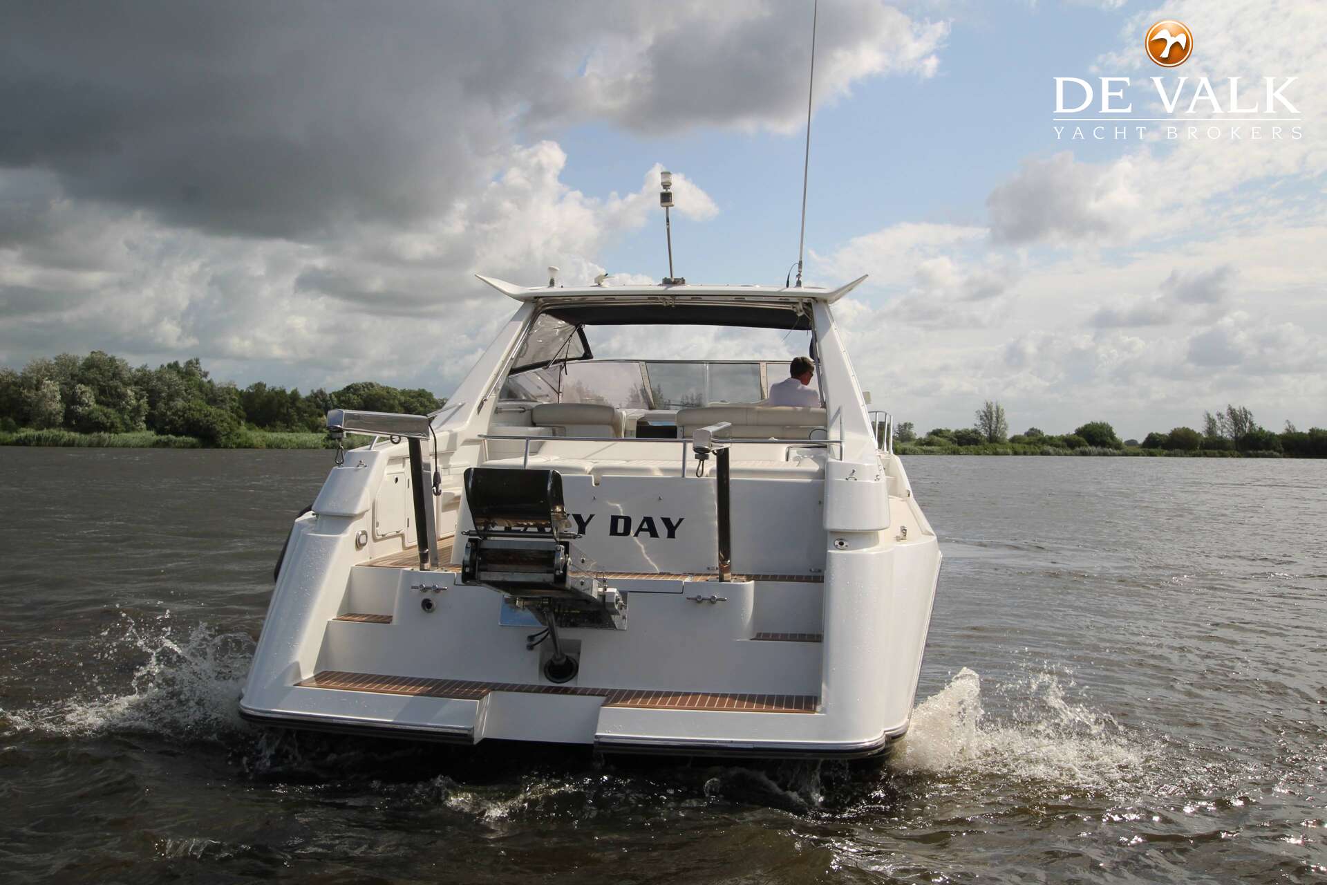Sunseeker Camargue 46 (1991) – Sportief motorjacht met overdekt ligplaats - Foto 7