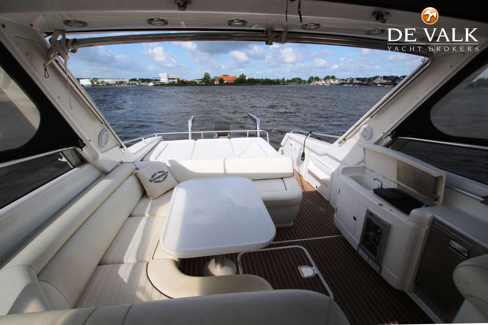 Sunseeker Camargue 46 (1991) – Sportief motorjacht met overdekte ligplaats - Foto 8
