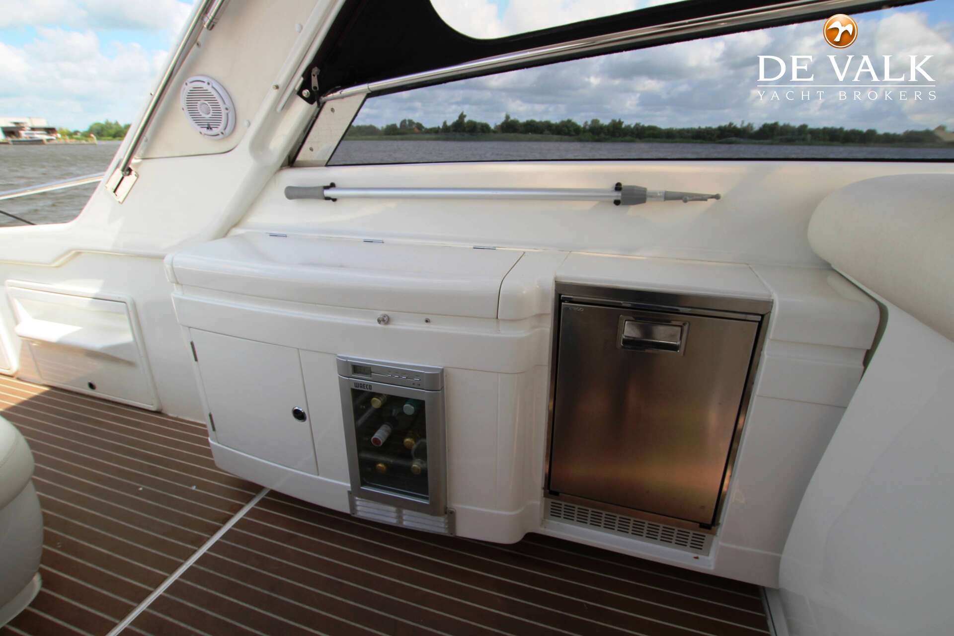 Sunseeker Camargue 46 (1991) – Sportief motorjacht met overdekte ligplaats - Foto 9
