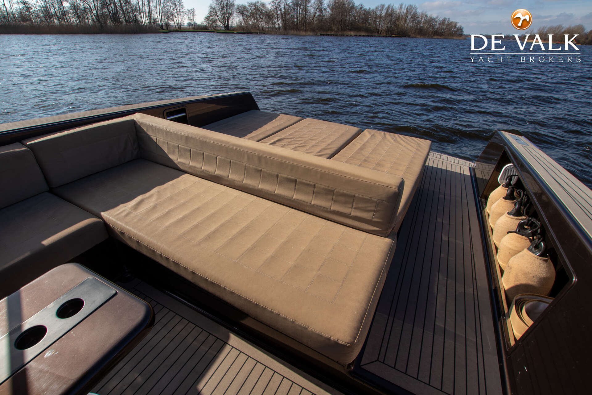 VanDutch 40 2009 – minimalistisch design met cruisepotentie - Foto 23