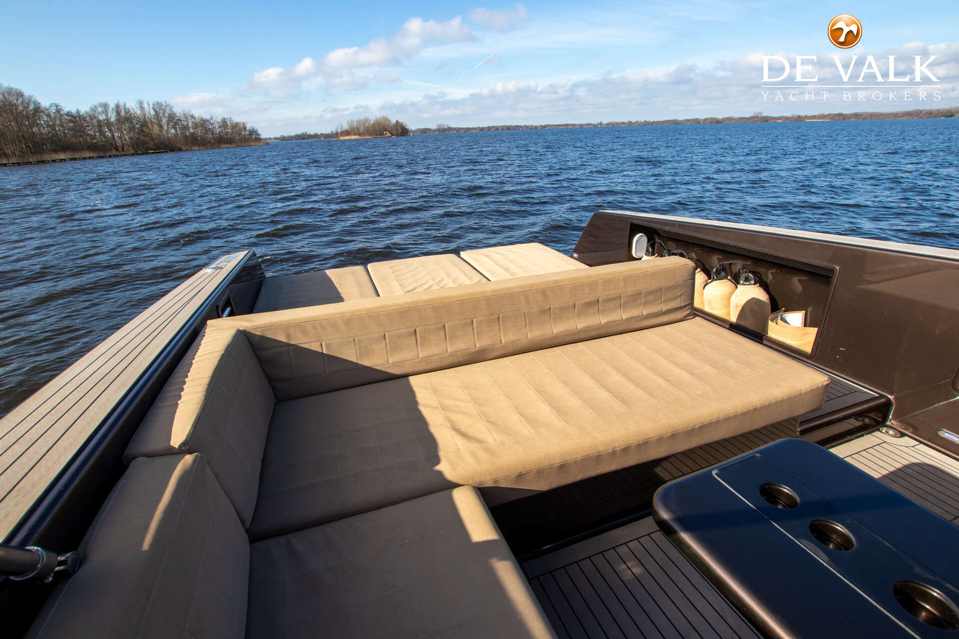 VanDutch 40 2009 – minimalistisch design met cruisepotentie - Foto 24