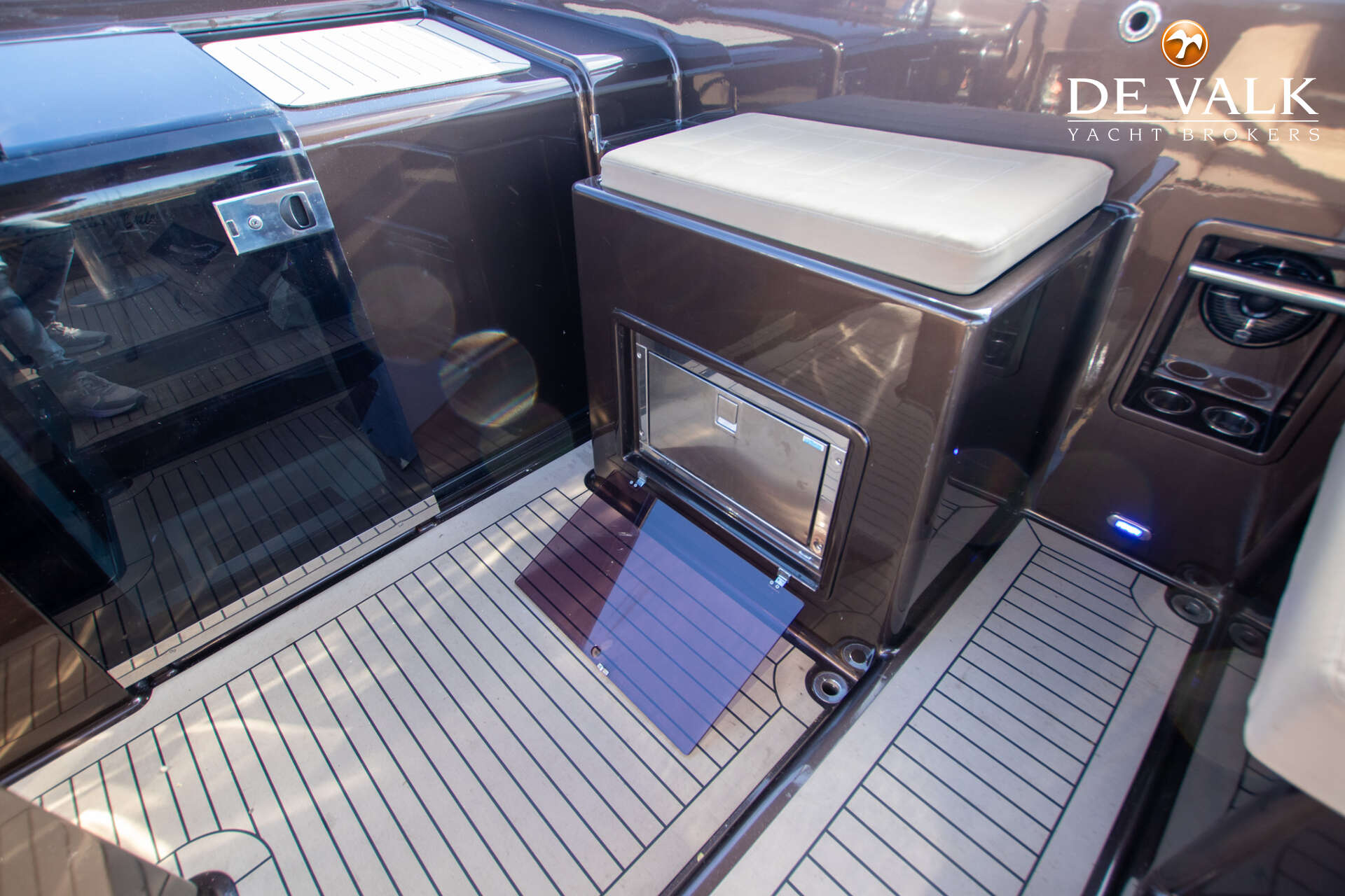 VanDutch 40 2009 – minimalistisch design met cruisepotentie - Foto 29