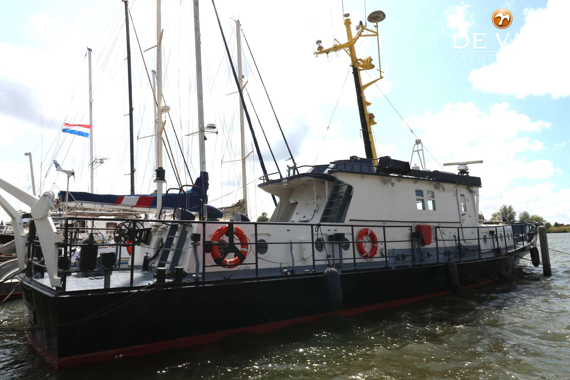 Ex-onderzoeksschip M.Y. - Foto 4