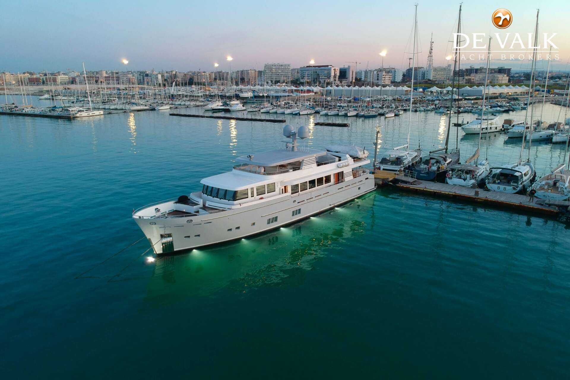 Van der Valk Explorer 37M - Foto 1
