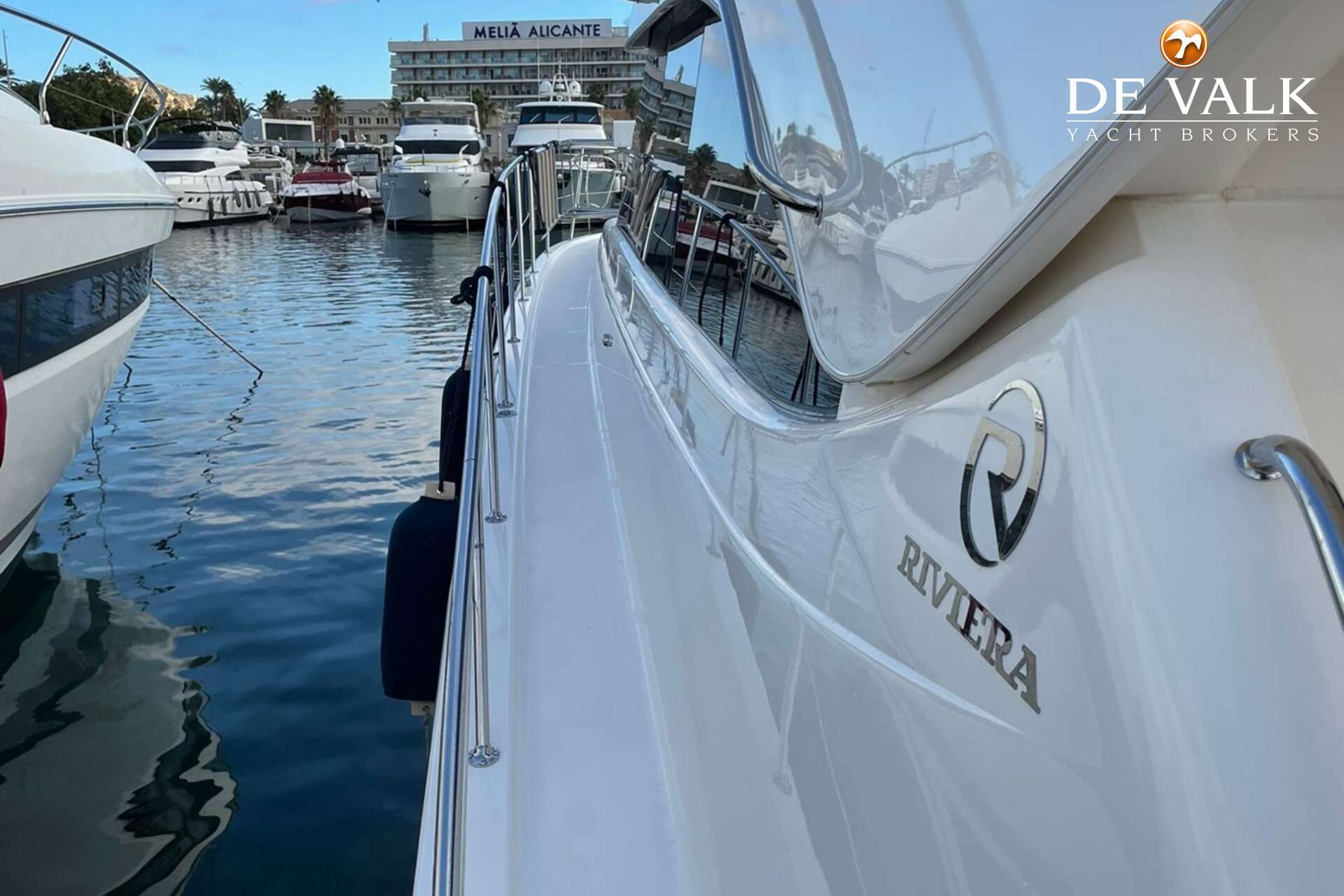 Riviera 58 Enclosed Flybridge - Foto 4