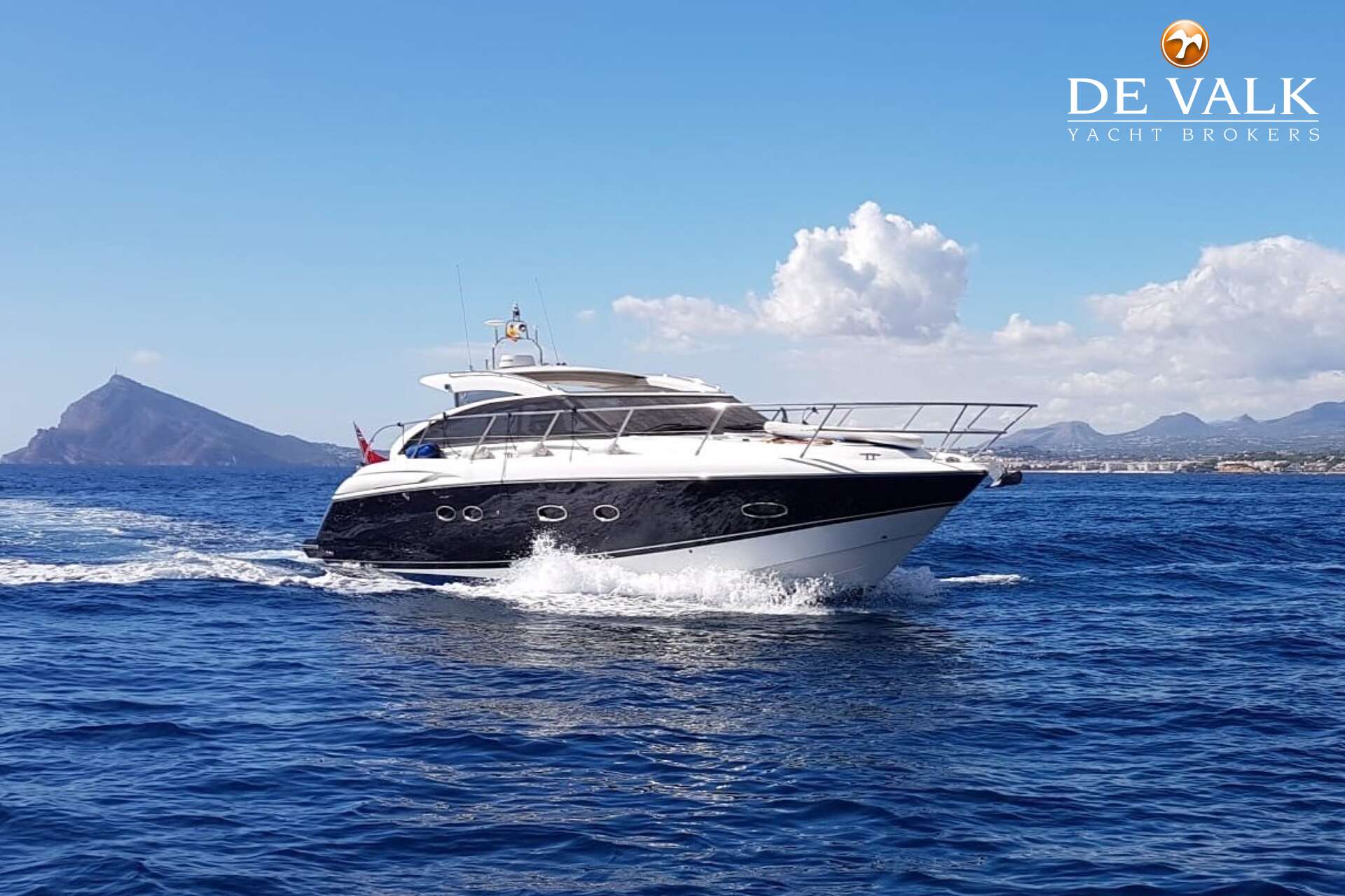 Princess V42 2011 – Elegant sportjacht met tendergarage - Foto 1
