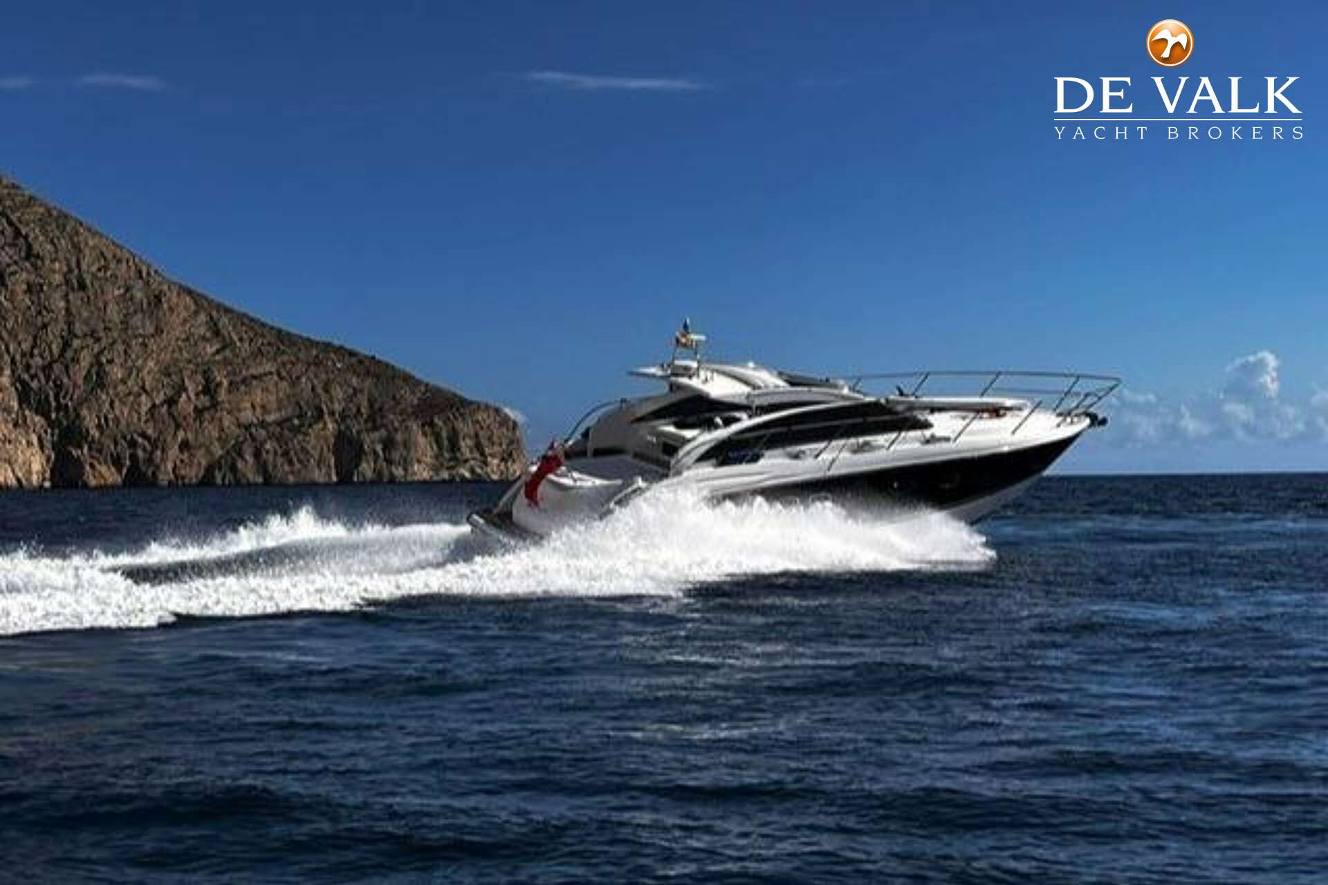 Princess V42 2011 – Elegant sportjacht met tendergarage - Foto 2