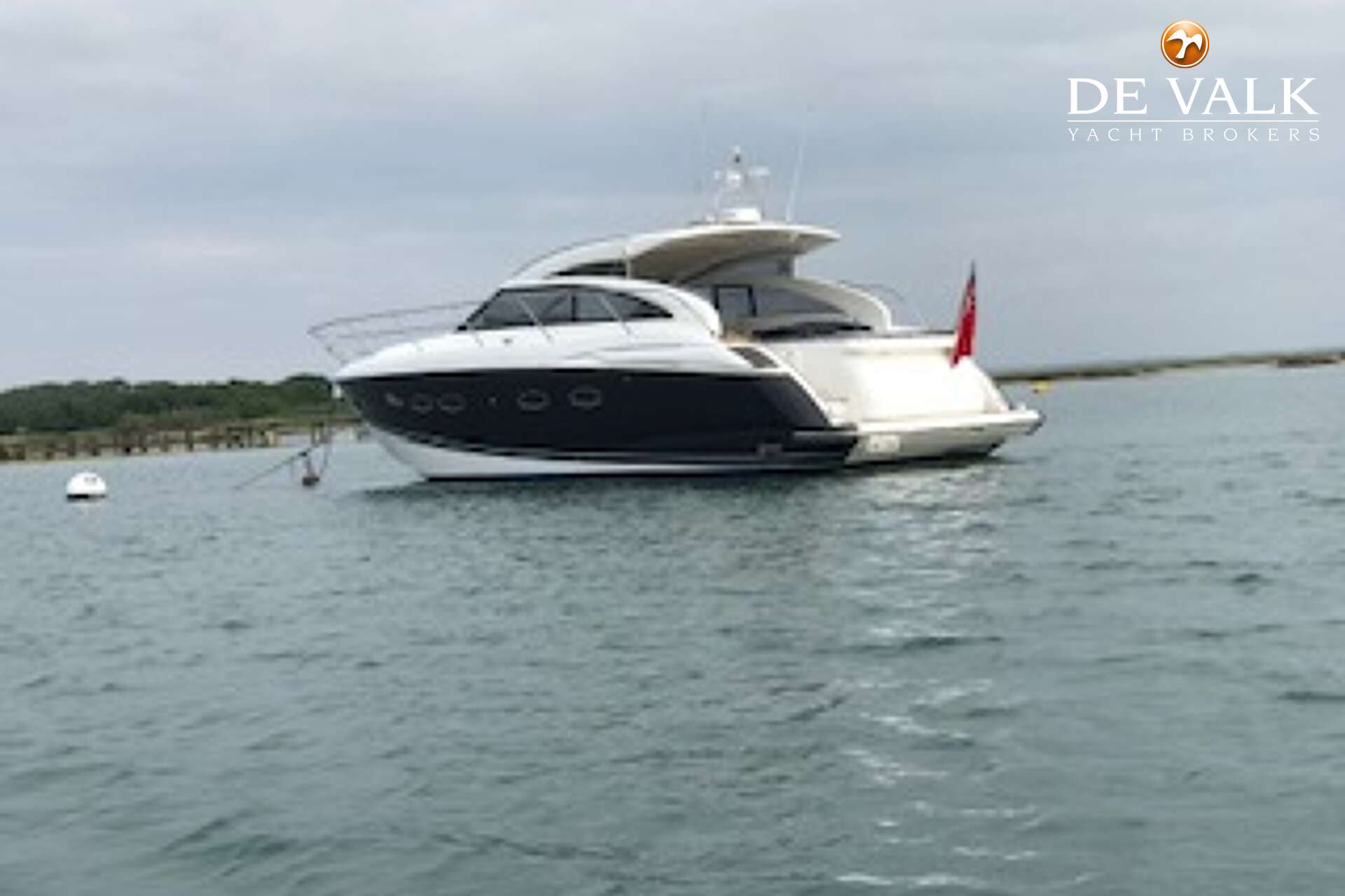 Princess V42 2011 – Elegant sportjacht met tendergarage - Foto 4
