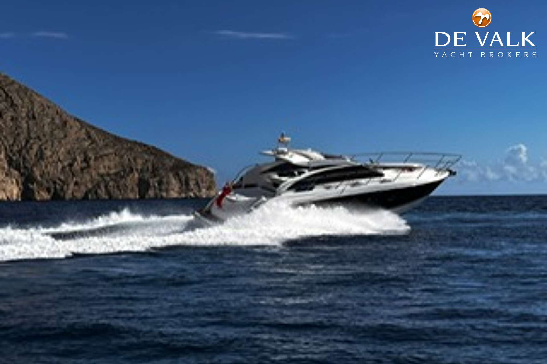 Princess V42 2011 – Elegant sportjacht met tendergarage - Foto 7