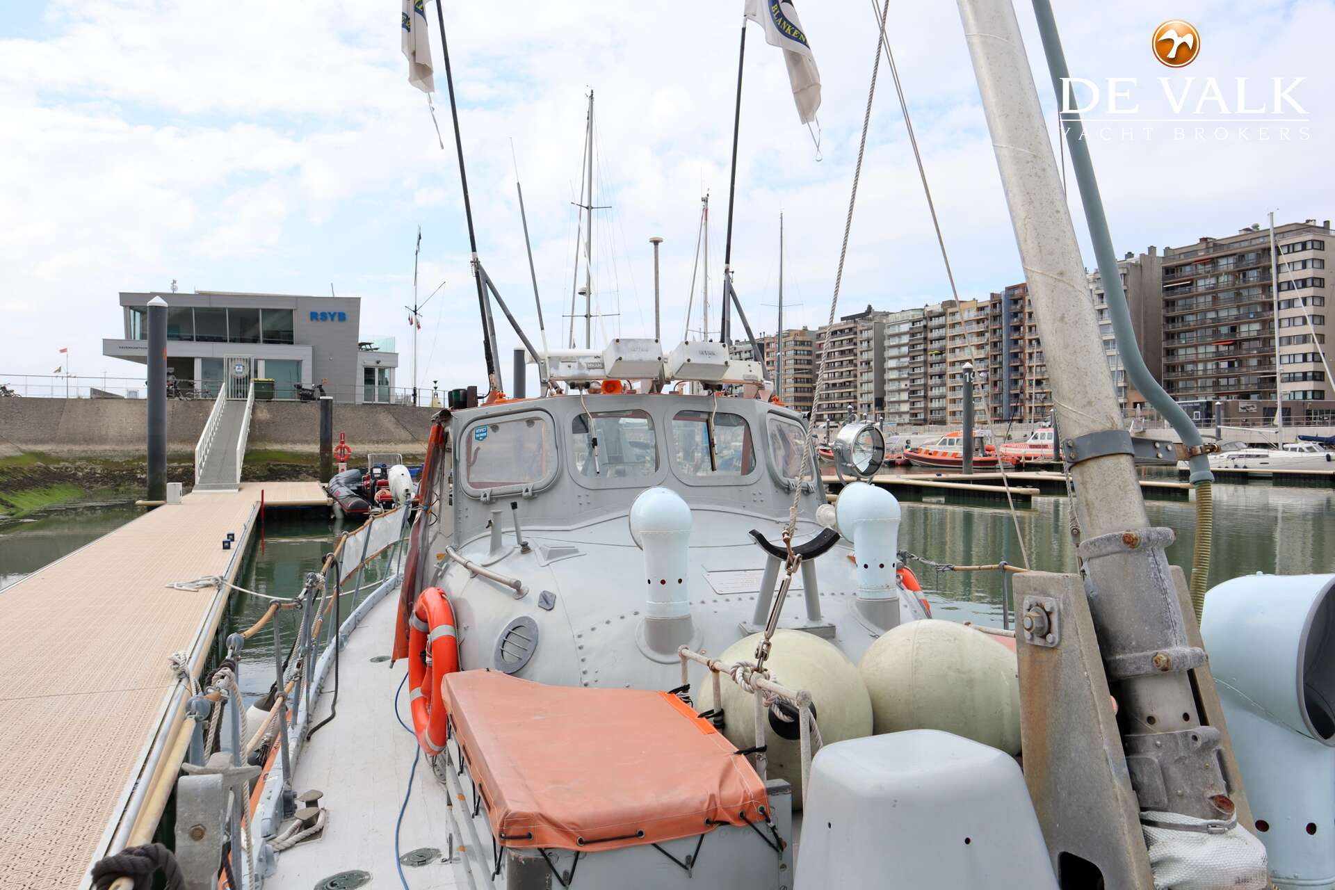 Waarschip 1076 Custom - Foto 13