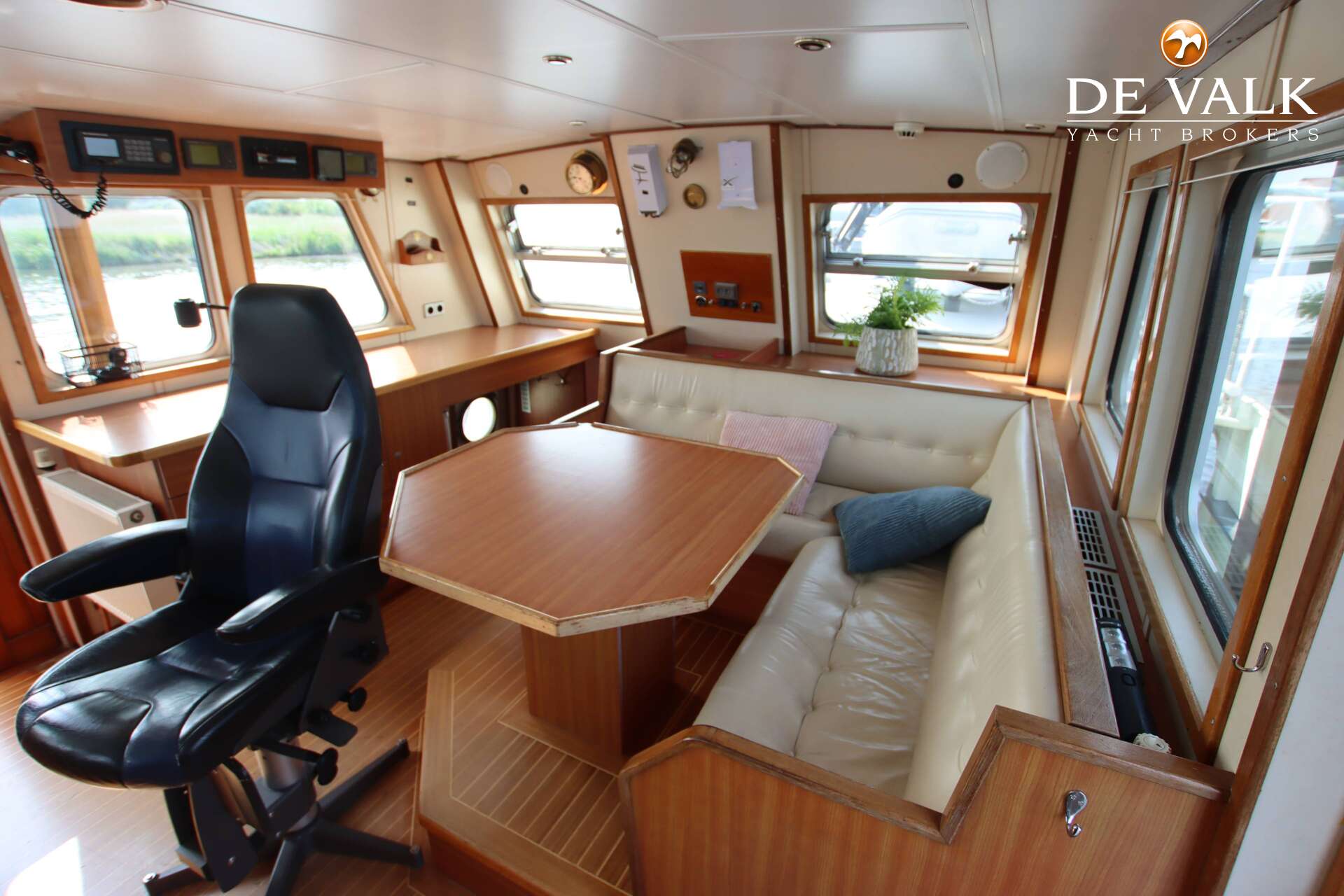 Custom Explorer Trawler 2000 – stalen oceanvaarder 18,45m - Foto 25