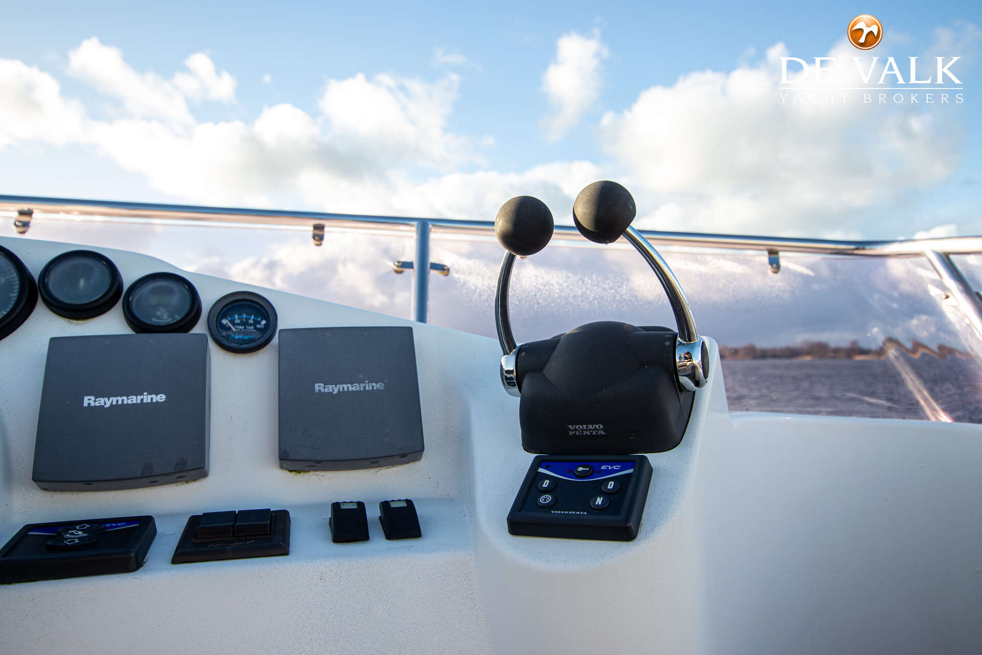 Galeon 380 Fly 2005 – Poolse flybridge met lage motoruren - Foto 15