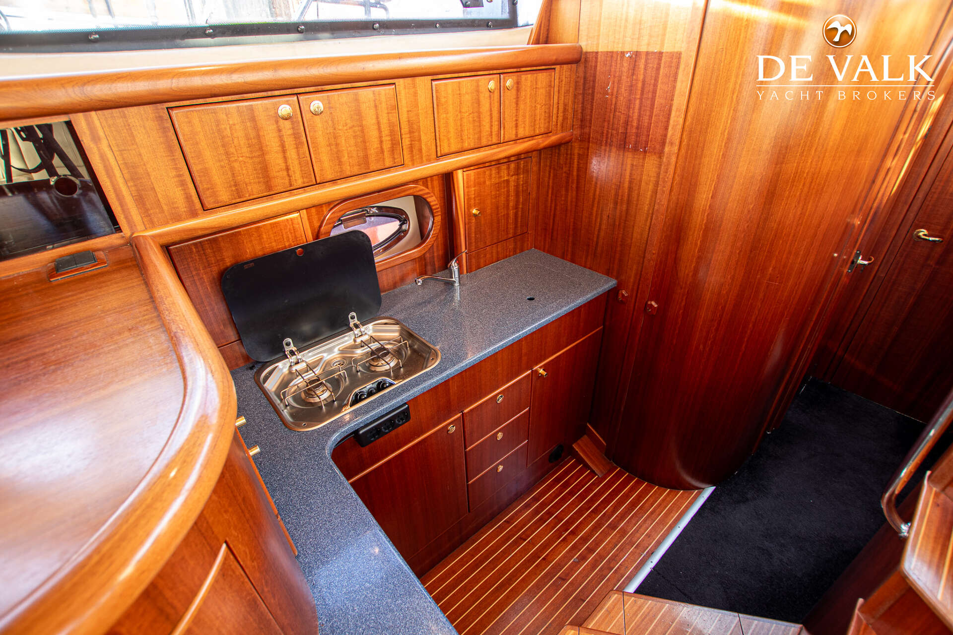 Galeon 380 Fly 2005 – Poolse flybridge met lage motoruren - Foto 30