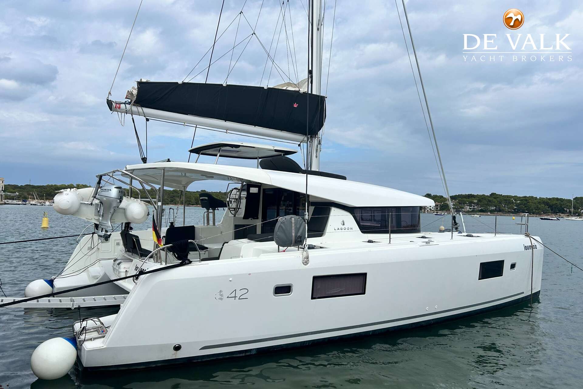 Lagoon 42