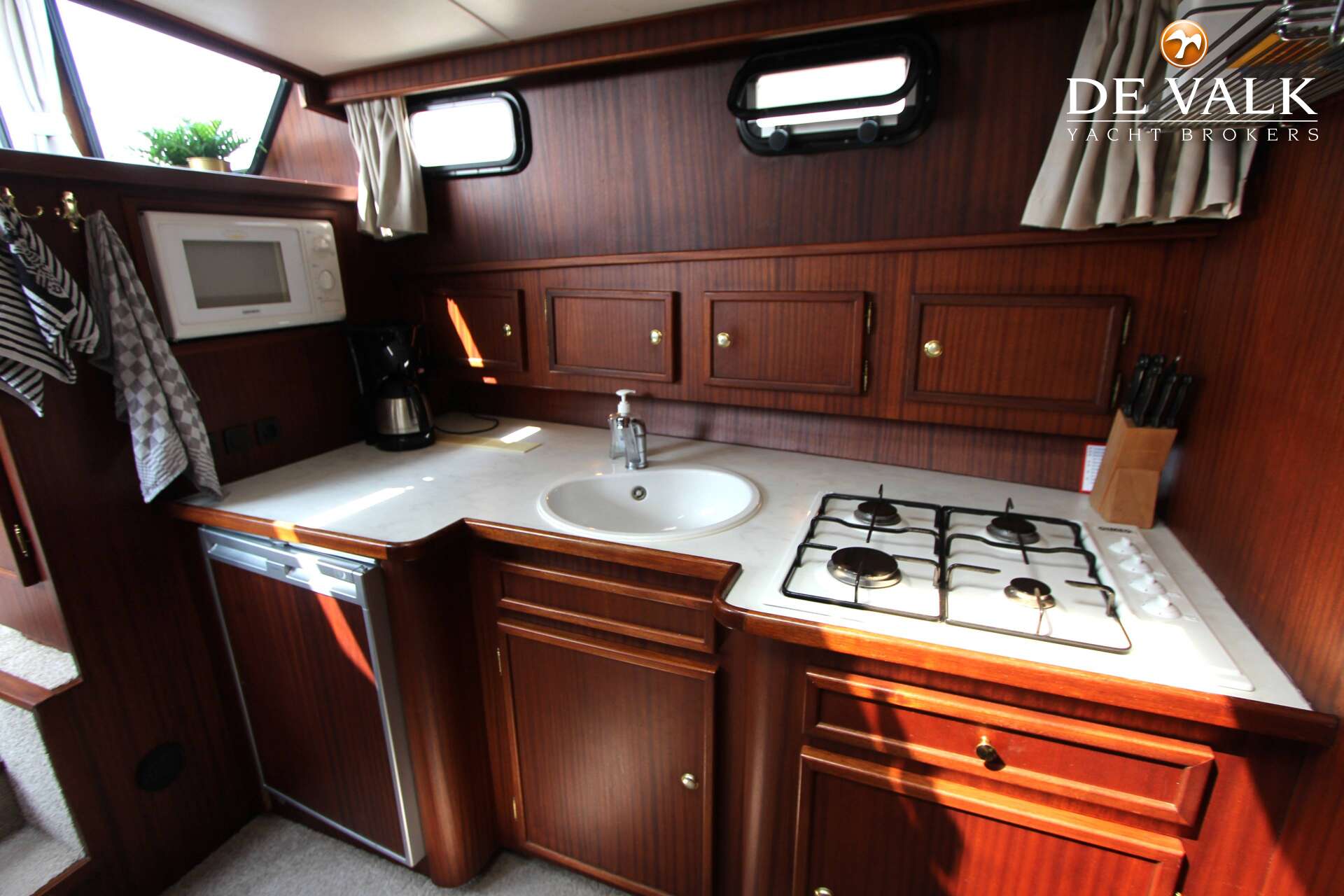 Valkkruiser 1350 (1999) – stalen kruiser met 8 kooien - Foto 23