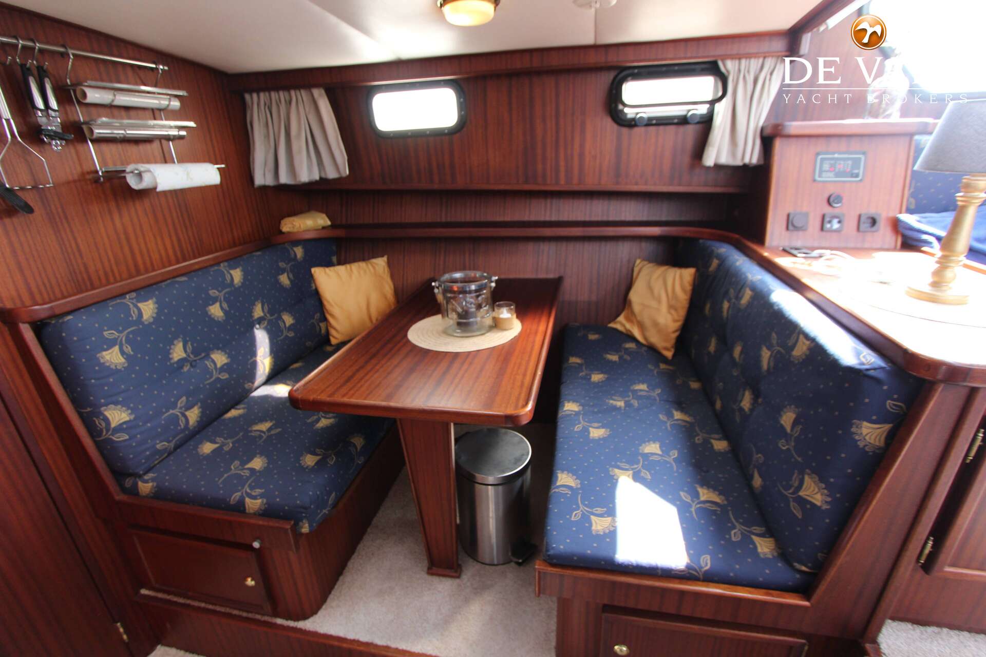 Valkkruiser 1350 (1999) – stalen kruiser met 8 kooien - Foto 24