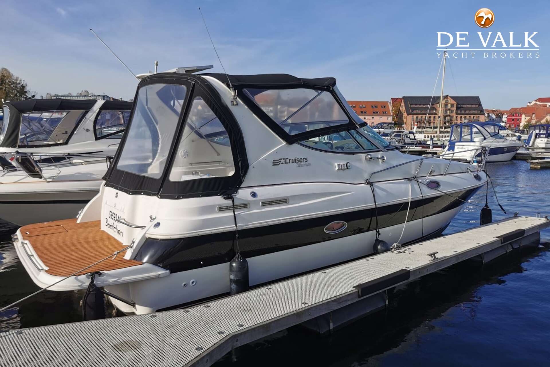 Cruisers Yachts 3075 Rogue