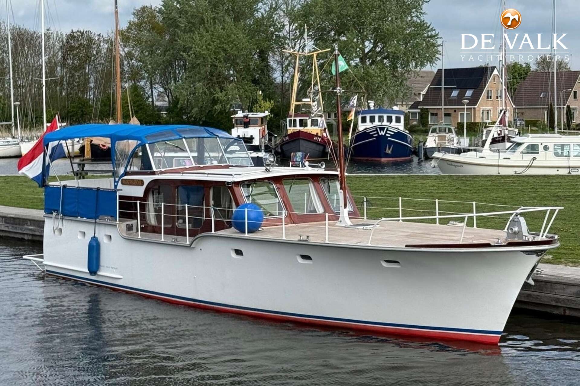 Super van Craft 14.40 Deck Saloon