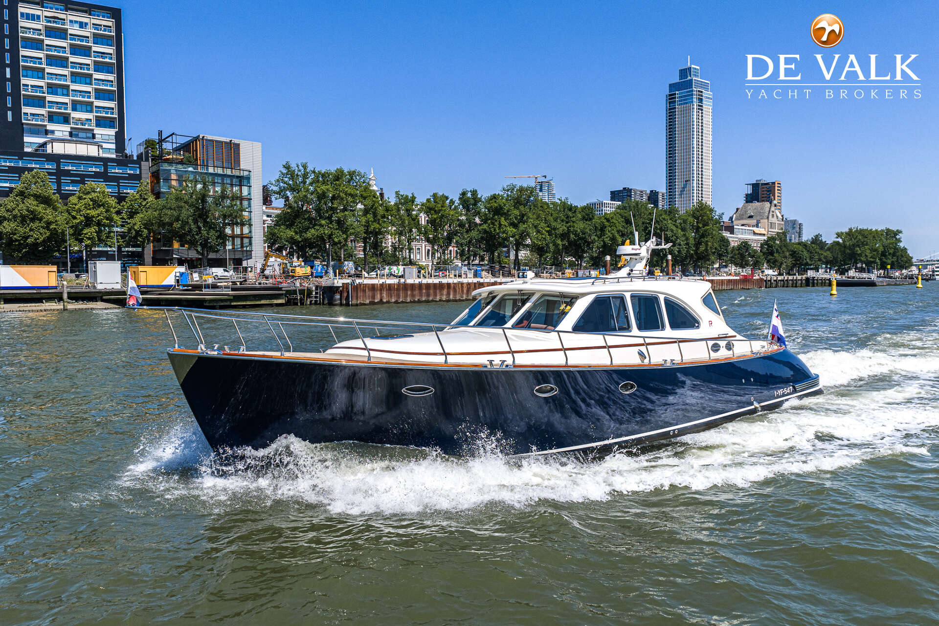 Rapsody 55 (2007) – zeewaardig motorjacht met 2×575pk - Foto 2