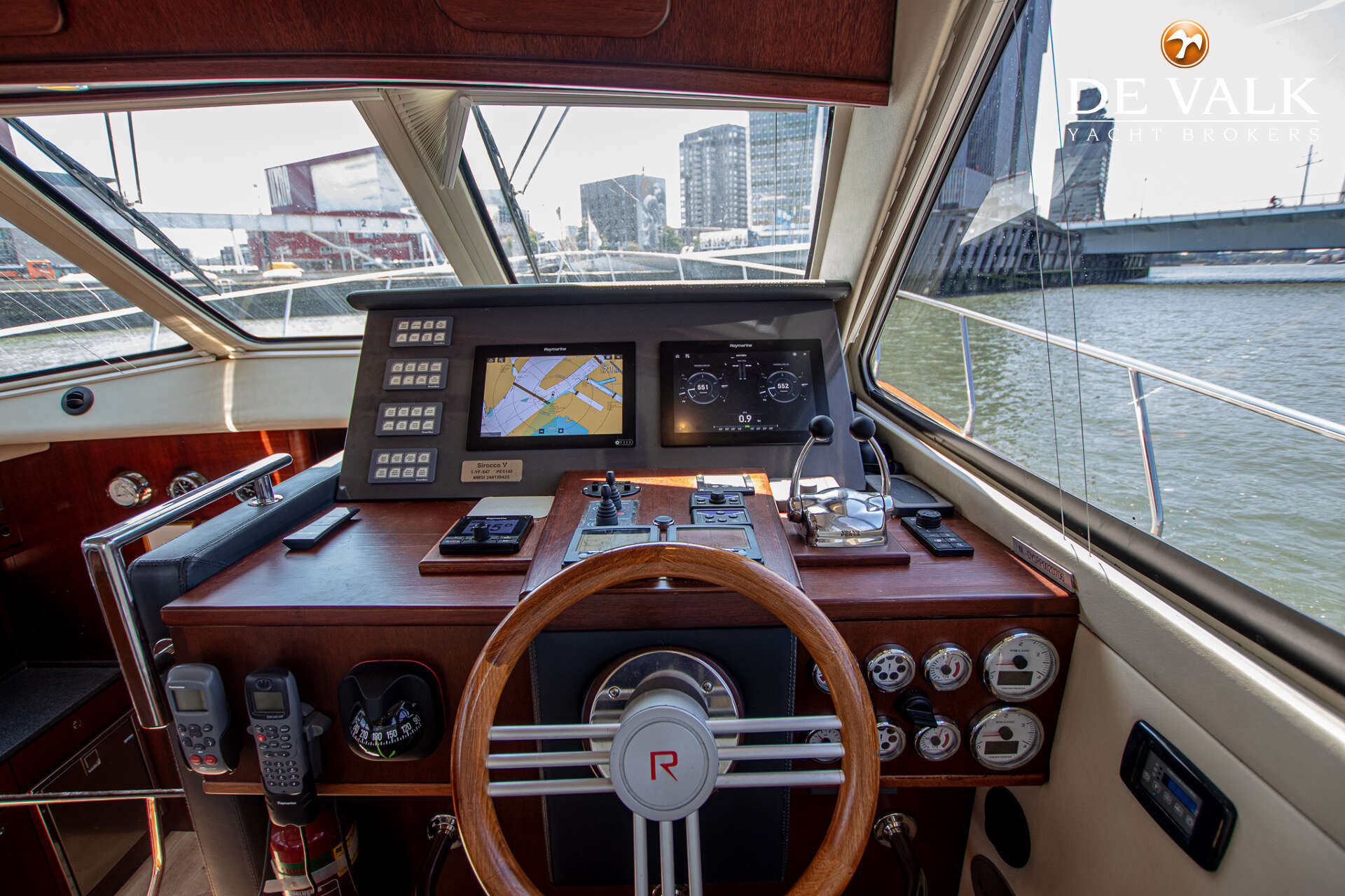 Rapsody 55 (2007) – zeewaardig motorjacht met 2×575pk - Foto 23