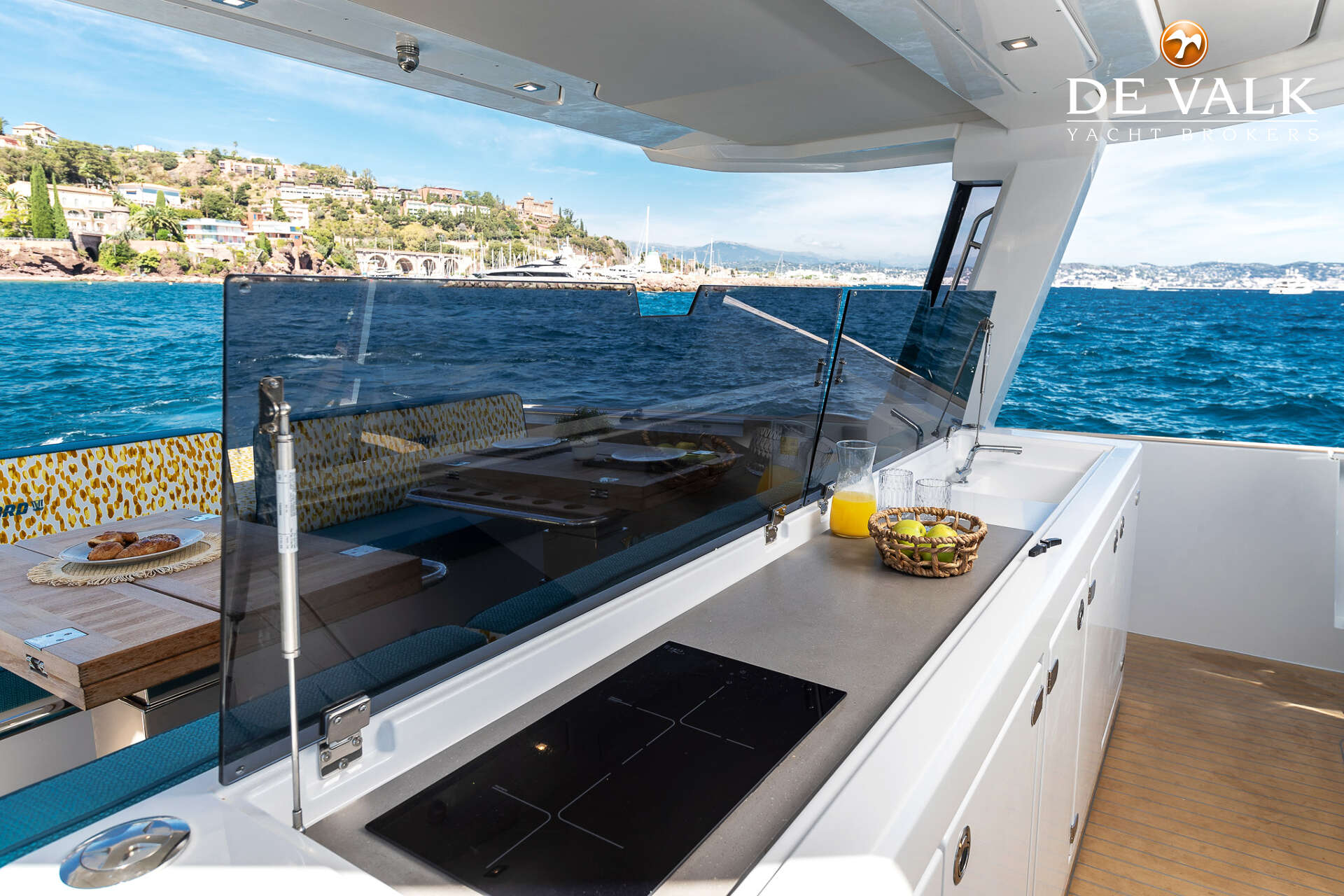 Fjord 48 Open 2026 – iconisch design met futuristische stuur - Foto 12