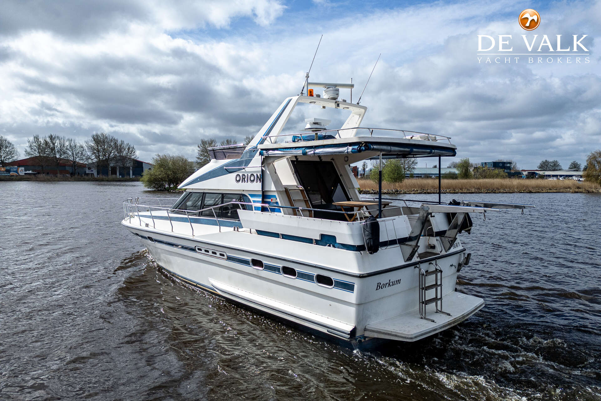 Neptunus 145 Flybridge 1991 – Ruim Motorjacht met 3 Hutten - Foto 7