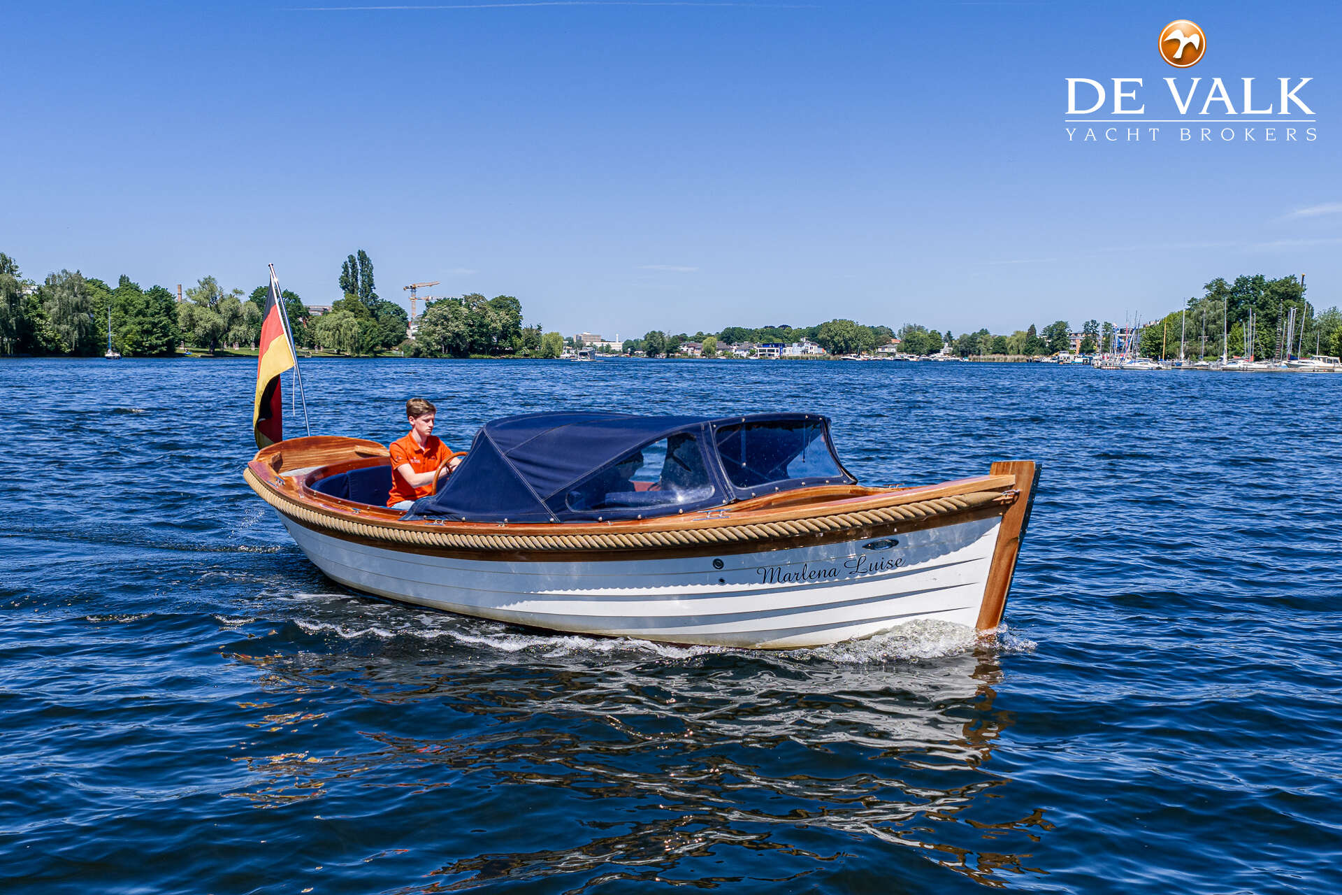 Sloep 650 (2011) – comfortabele dagsloep met teakdek