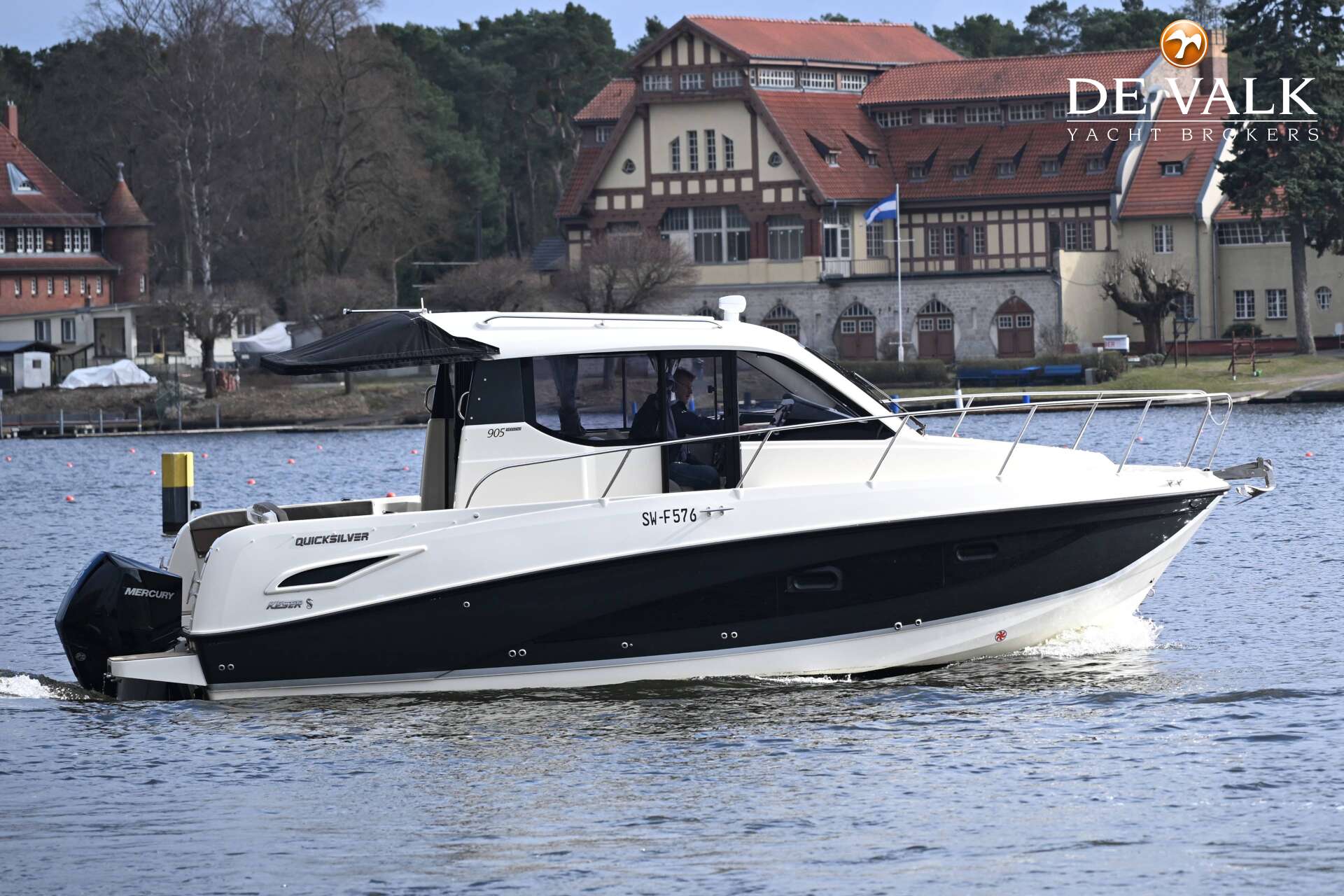 Quicksilver Activ 905 Weekend