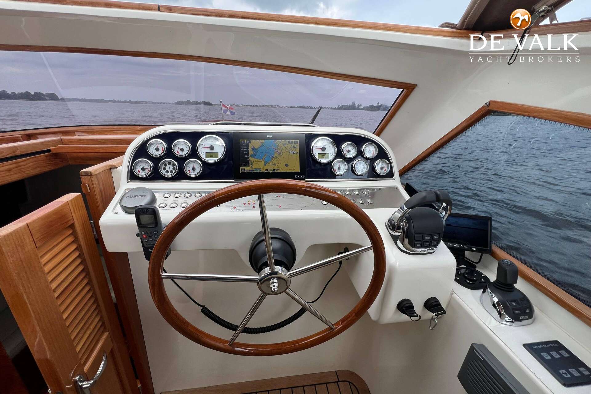 Long Island 40 Runabout - Foto 18