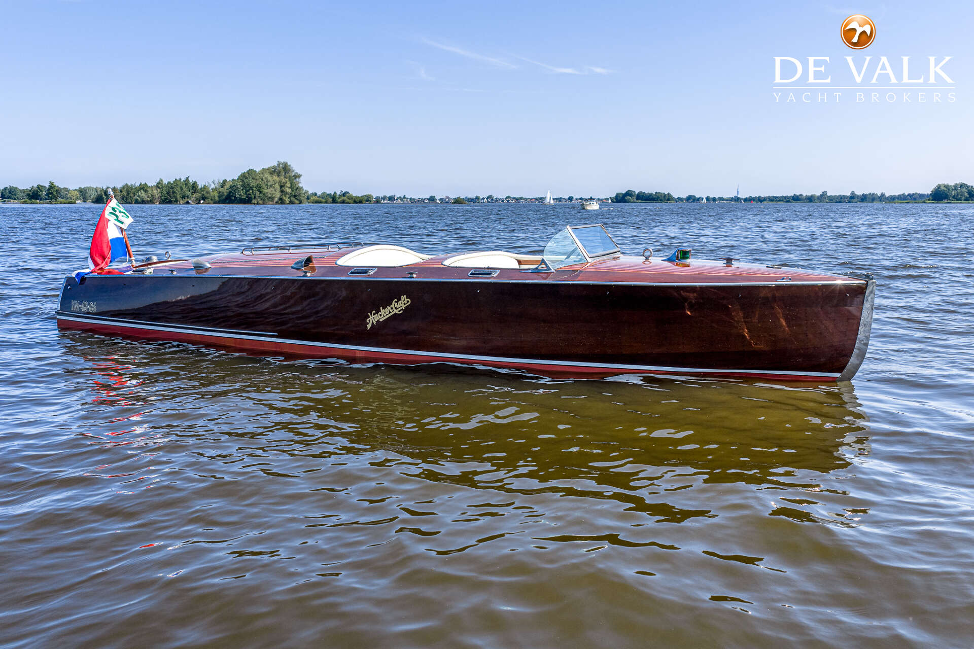 Hacker-Craft Triple Cockpit 1989 – houten runabout 350 pk