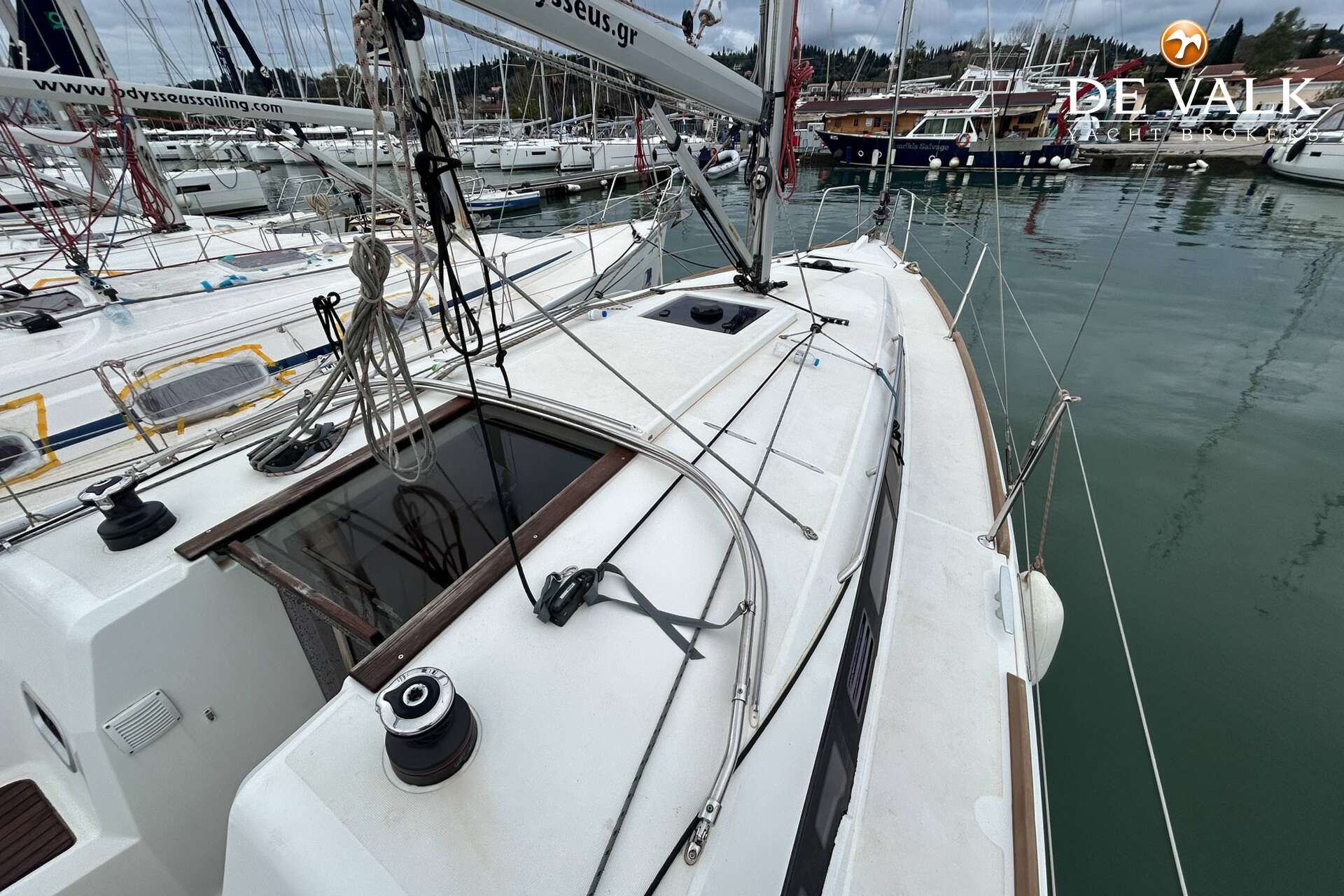 Jeanneau Sun Odyssey 349 (2017) – charter-ready cruiser - Foto 18