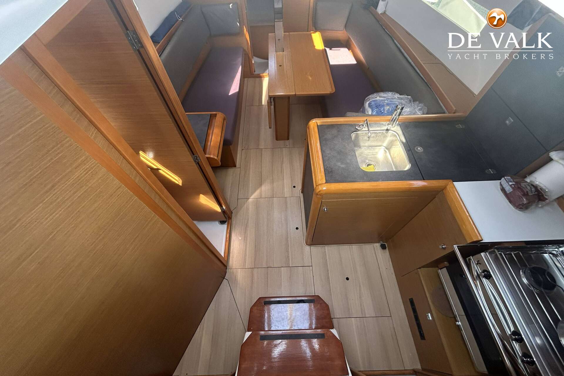 Jeanneau Sun Odyssey 349 (2017) – charter-ready cruiser - Foto 22