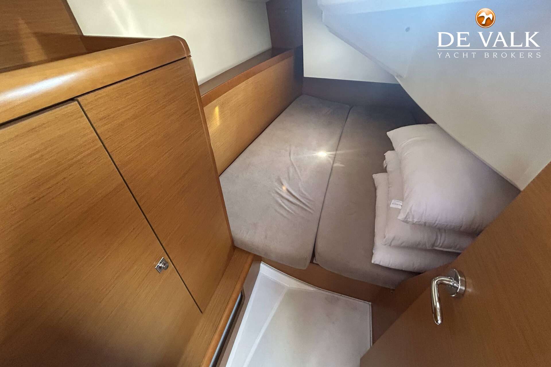 Jeanneau Sun Odyssey 349 (2017) – charter-ready cruiser - Foto 25