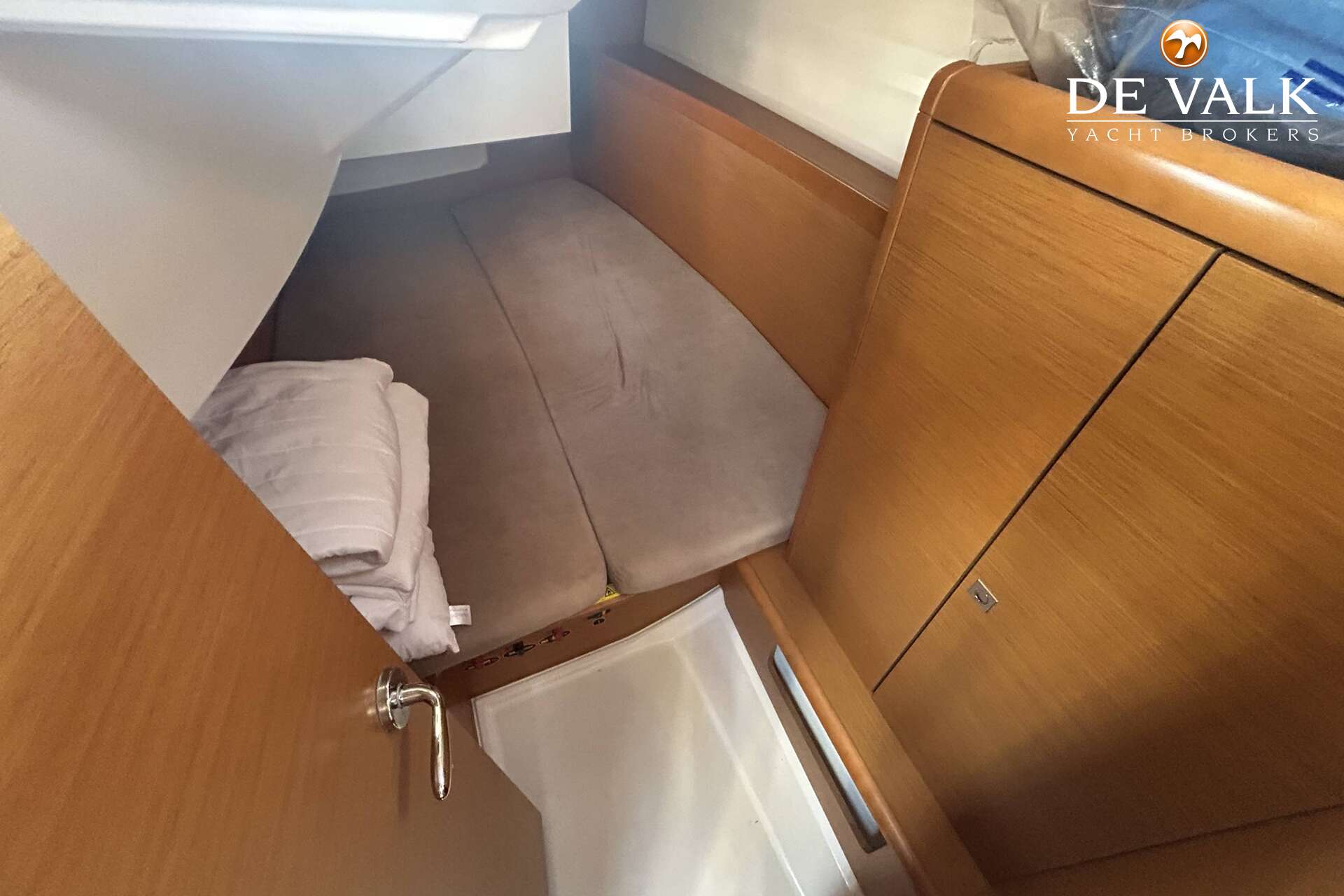 Jeanneau Sun Odyssey 349 (2017) – charter-ready cruiser - Foto 27