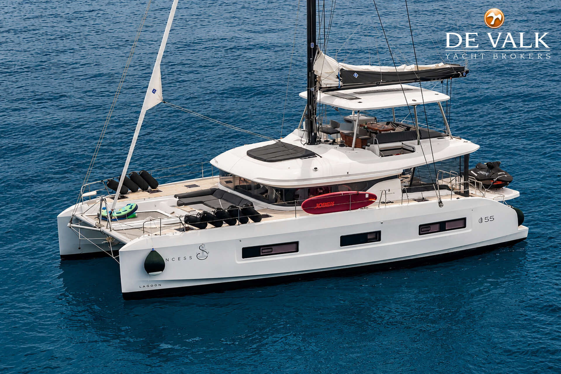 Lagoon 55 2023 – luxe catamaran met 6 hutten