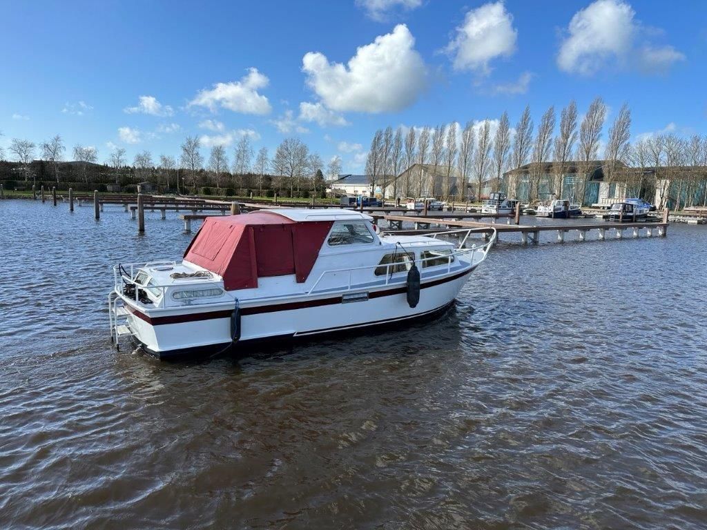 Boornkruiser 880 OK/AK 1982 – stalen motorkruiser met 4 hutten