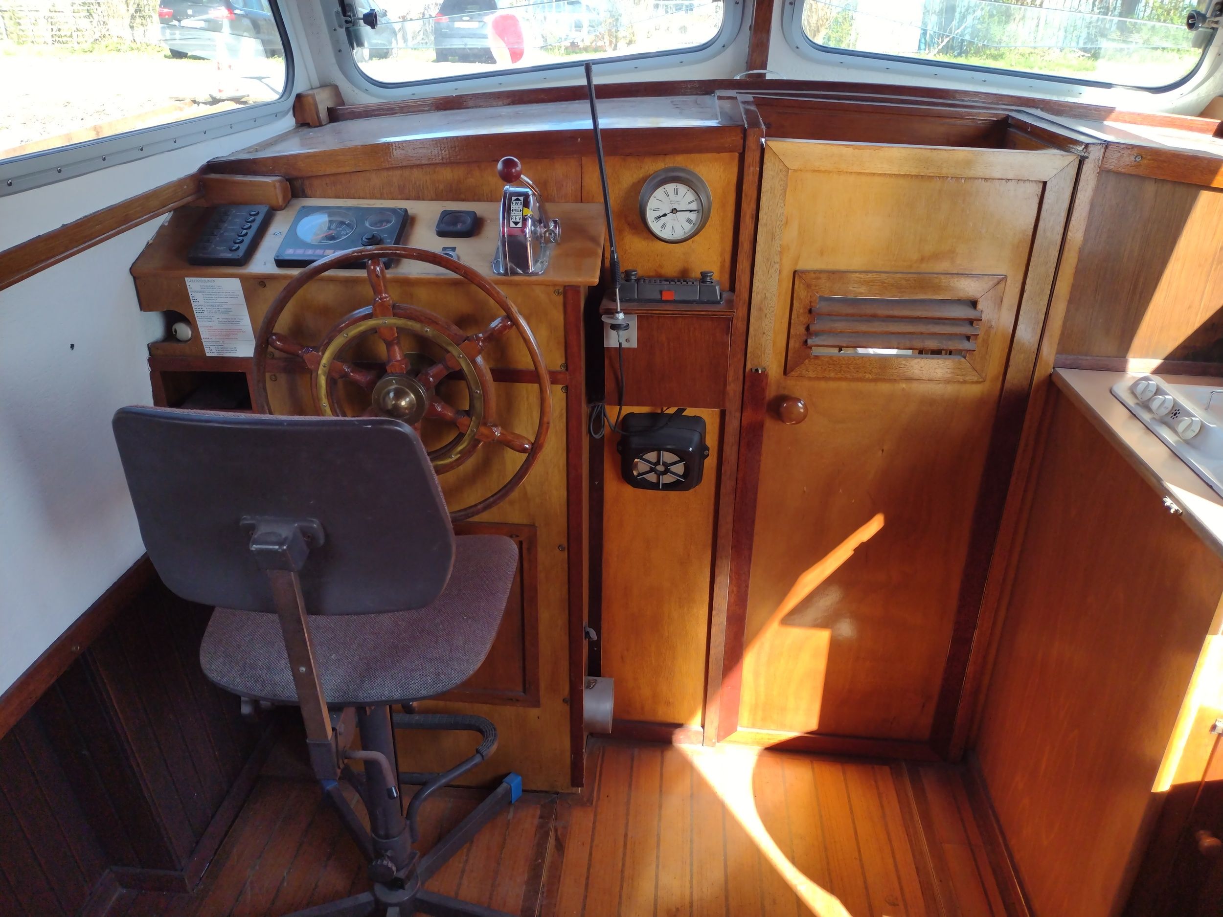 Boornkruiser 880 OK/AK 1982 – stalen motorkruiser met 4 hutten - Foto 30