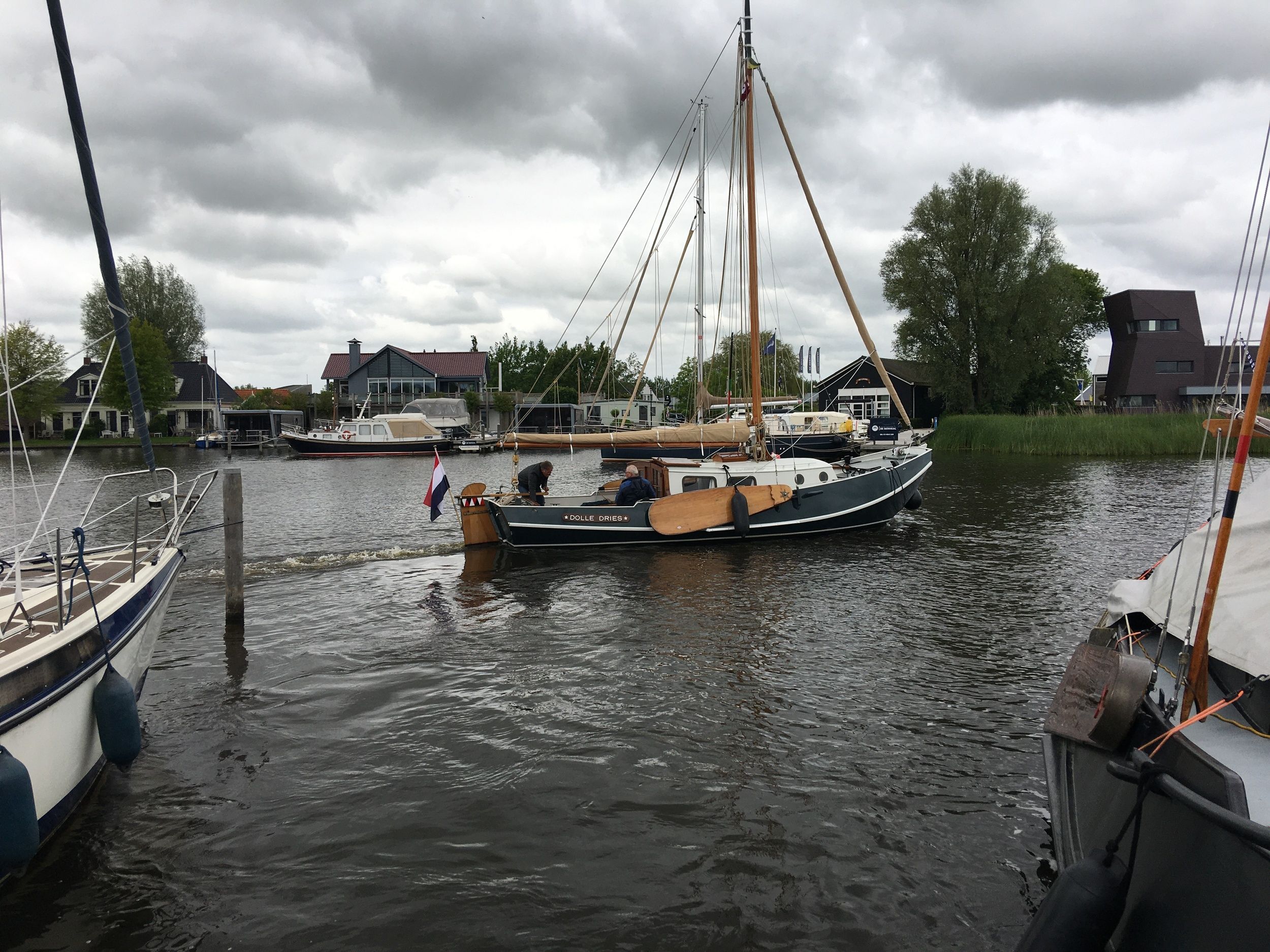 Zeeschouw Huitema 9.50 1983 – verhuurrijp flatbottom zeilschip