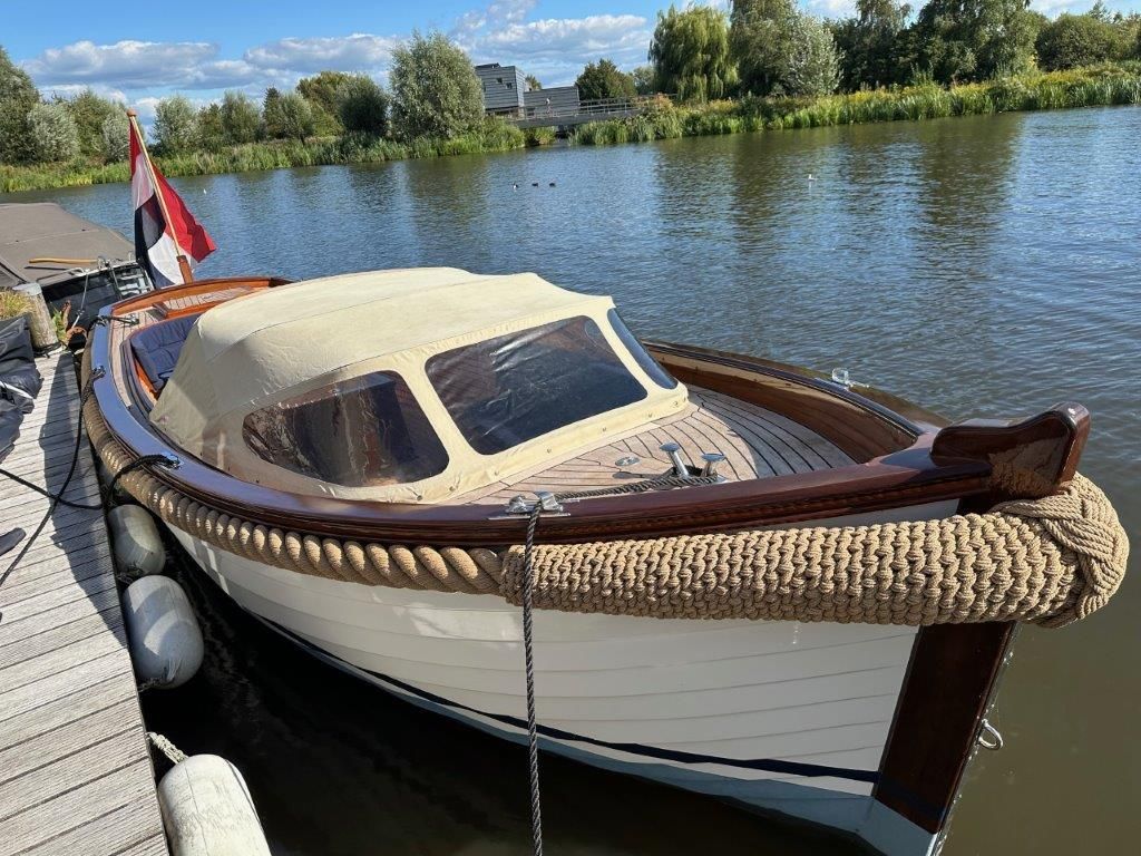 Victoria Sloep 720 uit 2004 – Klassieke spiegelsloep met 19pk Volvo