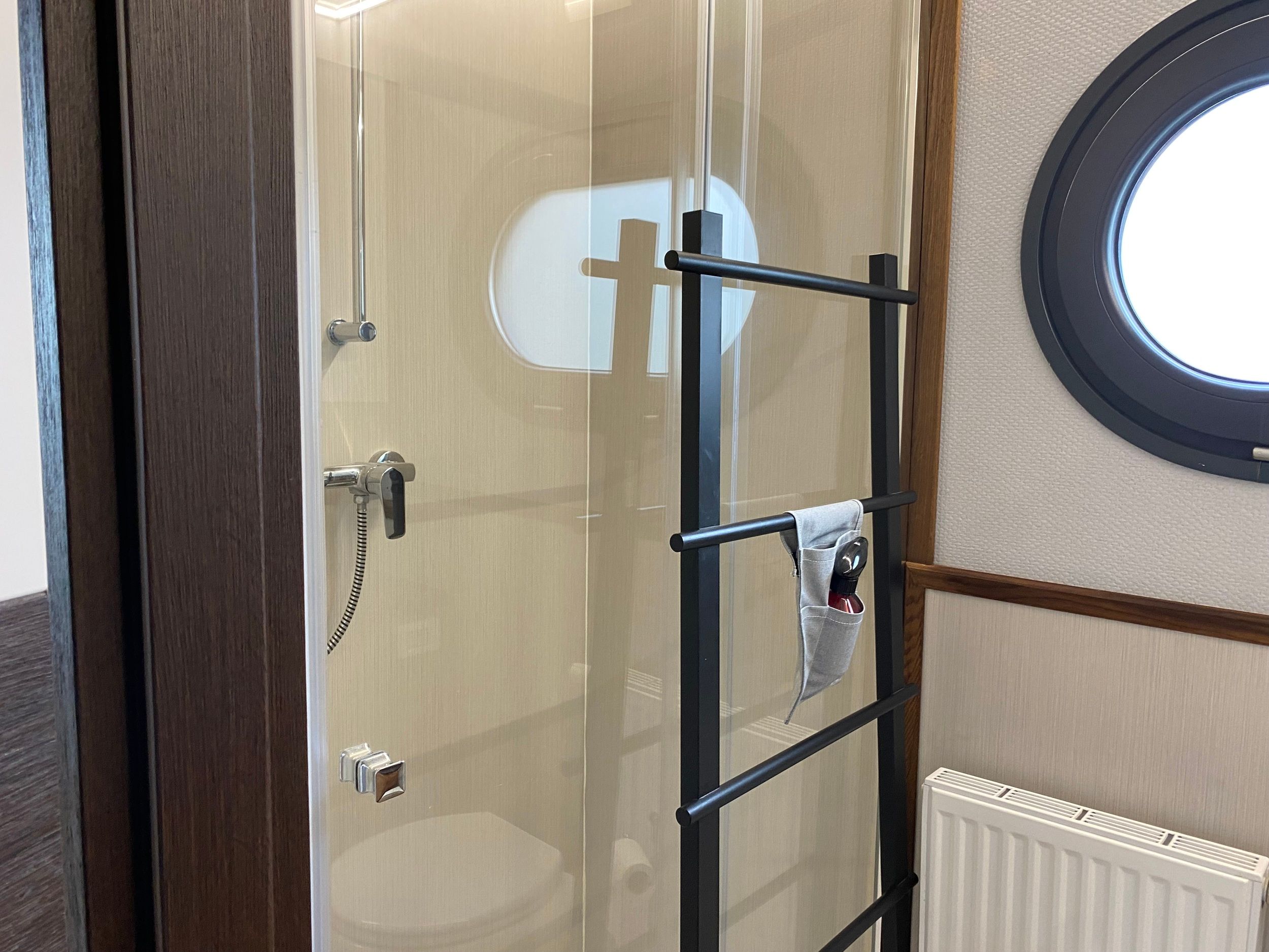 Campi 400 Warns 2019 – Houseboat met ligplaats en steiger - Foto 12